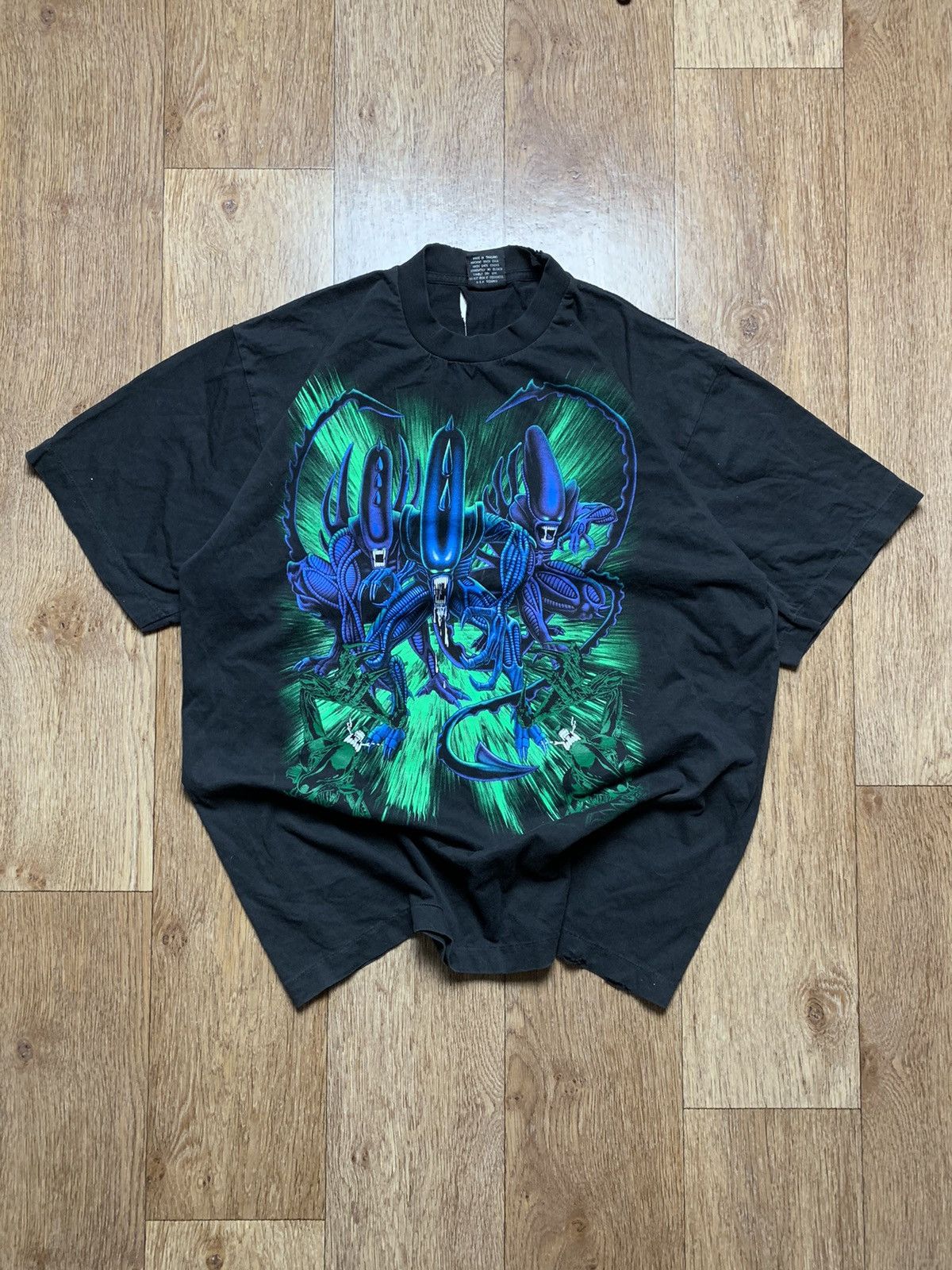 Vintage Vintage distressed Aliens Movie over print graphic t shirt Size US XL / EU 56 / 4 - 3 Thumbnail