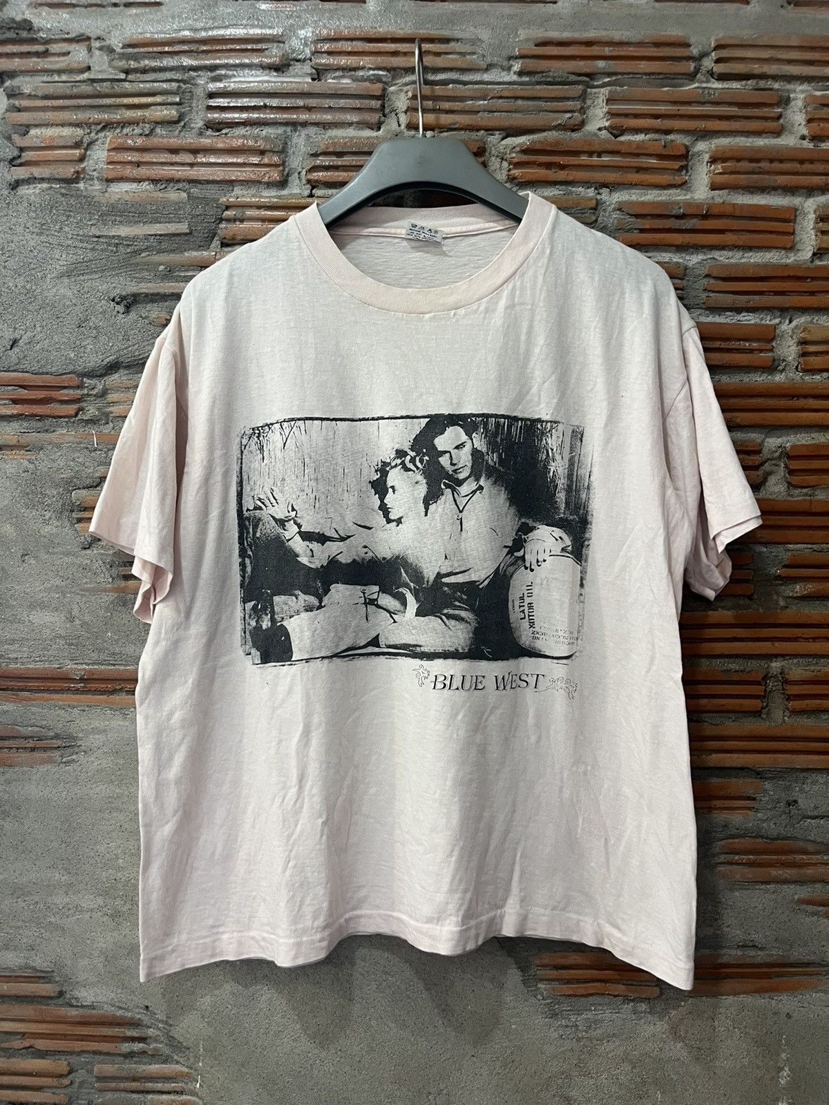 Arts & Science Vintage BLUE WEST Photo Collection 90’s Brand Tshirt Size US M / EU 48-50 / 2 - 2 Thumbnail
