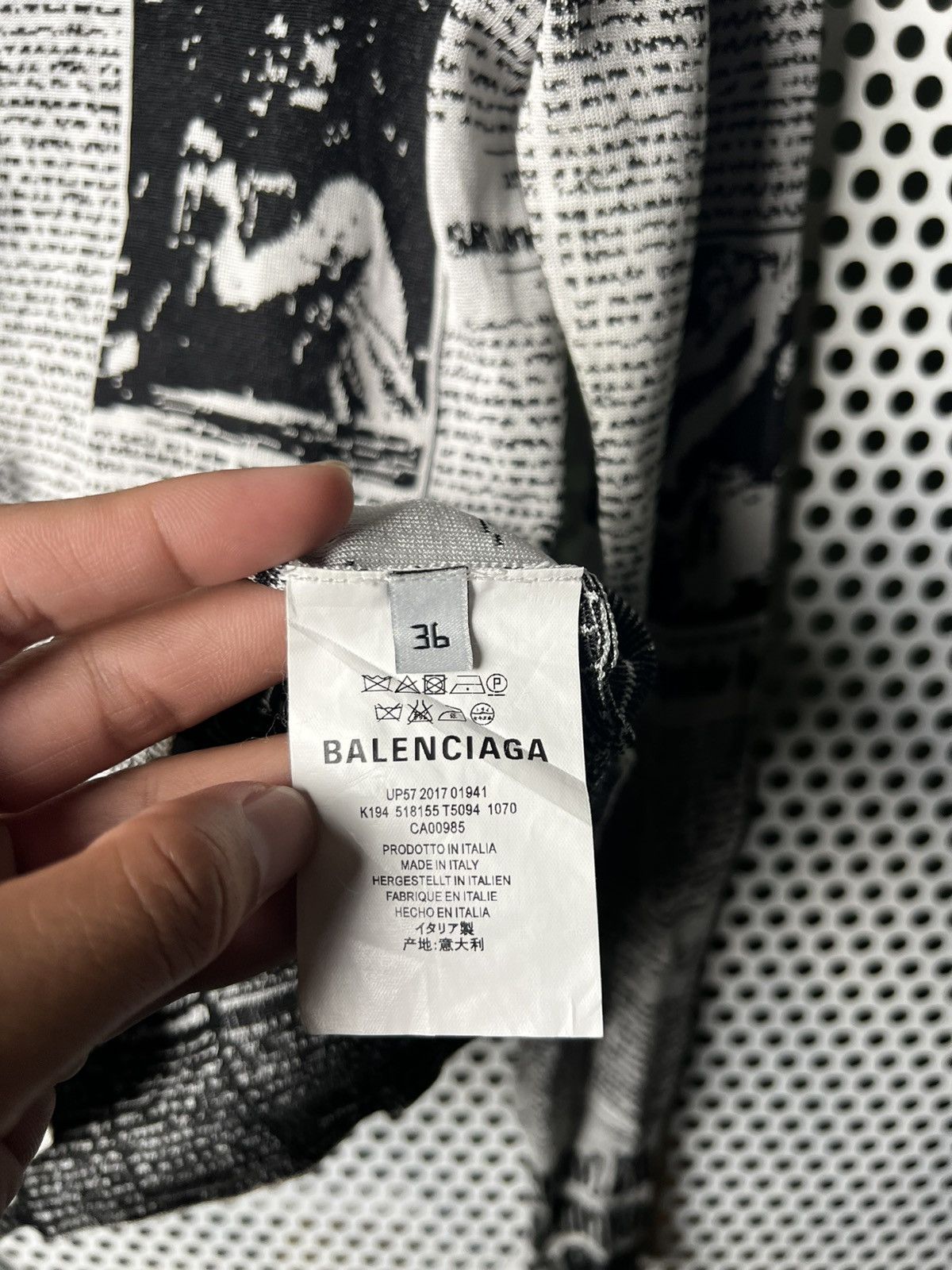 Balenciaga 2017 Balenciaga Newspaper Knit Cardigan Size US XS / EU 42 / 0 - 5 Thumbnail