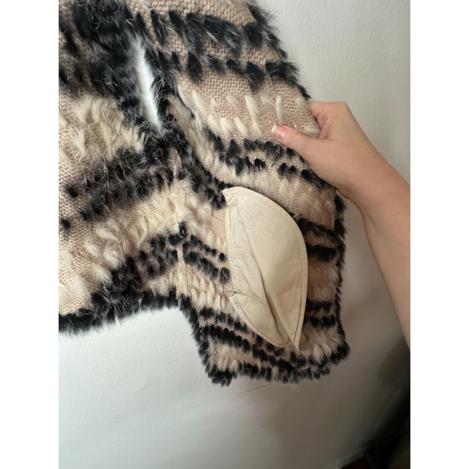 Marc by Marc Jacobs Marc by Marc Jacobs Cream Black Stripe Rabbit Fur Vest OS Size ONE SIZE - 14 Thumbnail