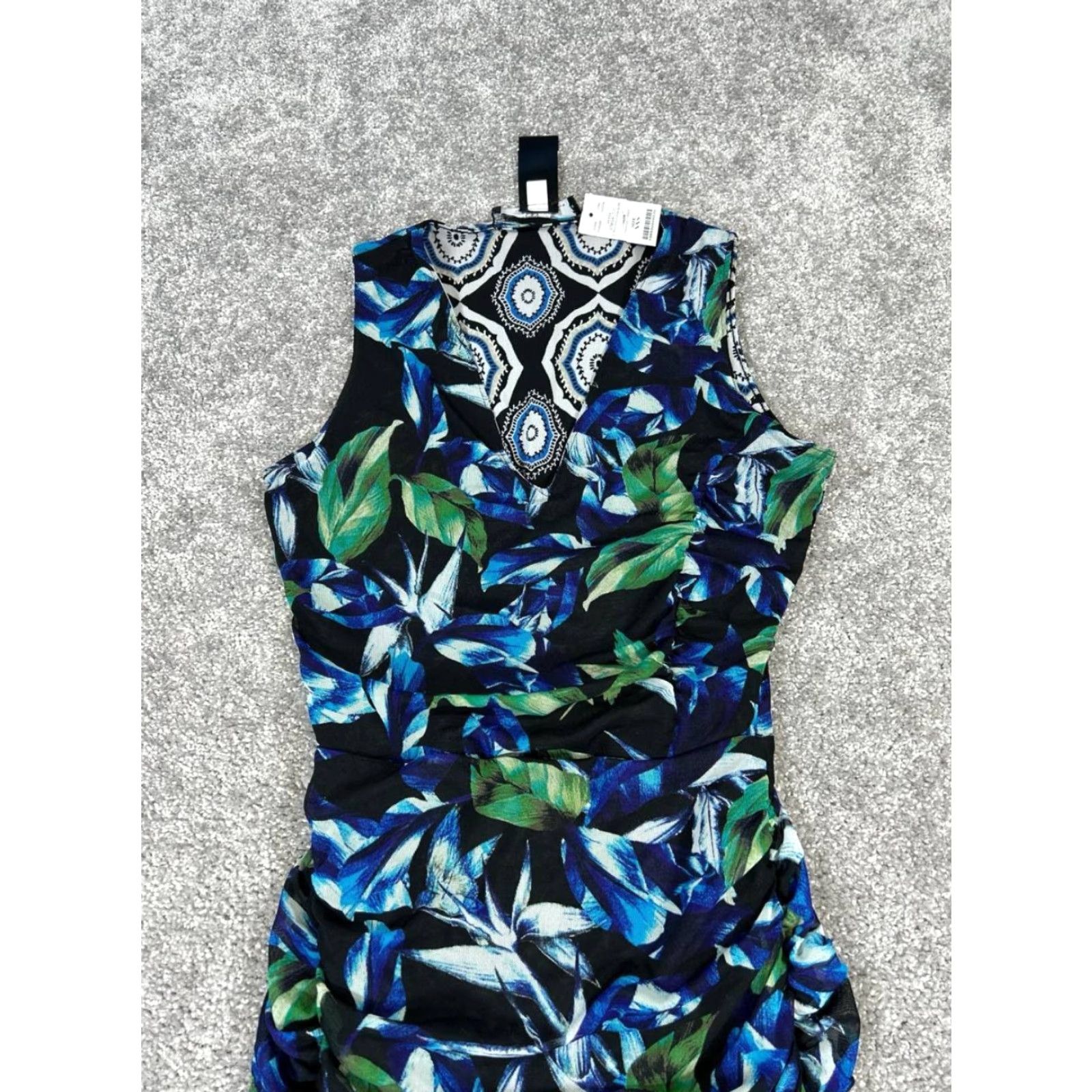 White House Black Market White House Black Market Dress Womens 2XS Blue Floral Bodycon Sleeveless V-Neck Knee Length Pullover Casual Polyester Size XXS / US 00 / IT 34 - 2 Thumbnail