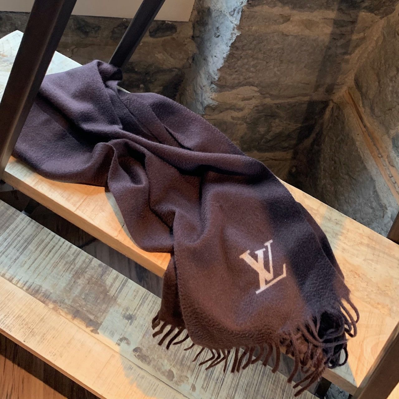 Louis Vuitton Louis Vuitton Brown Cashmere Logo Fringed Scarf Size ONE SIZE - 2 Thumbnail