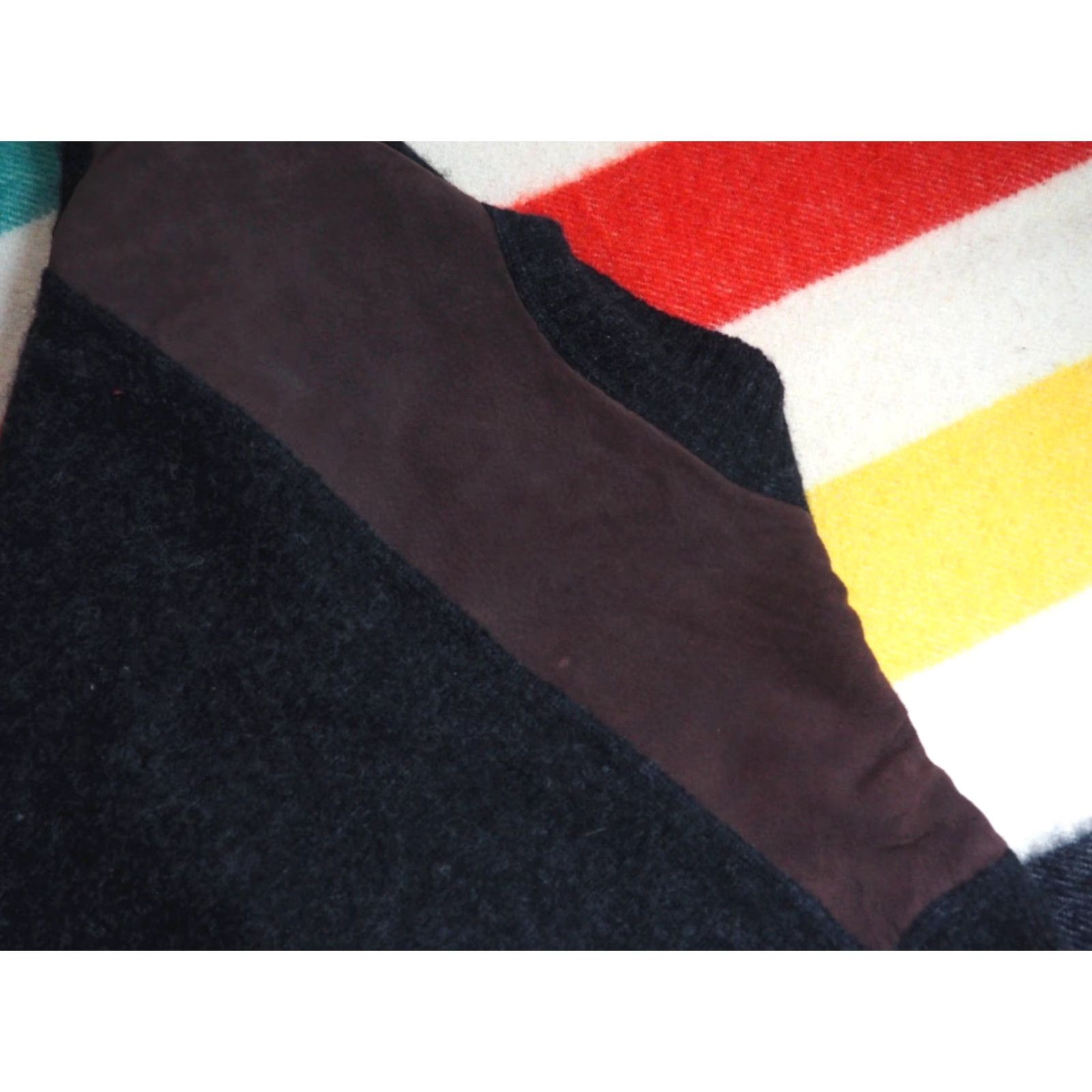 Pendleton VTG Pendleton 100% Shetland Wool Leather Dark Gray 1/4 Zip Pullover Sweater L Mens Wool Pullover, Gray, 1990s, 1/4 Zip, Regular, Long Sleeve, Casual Size US L / EU 52-54 / 3 - 5 Thumbnail