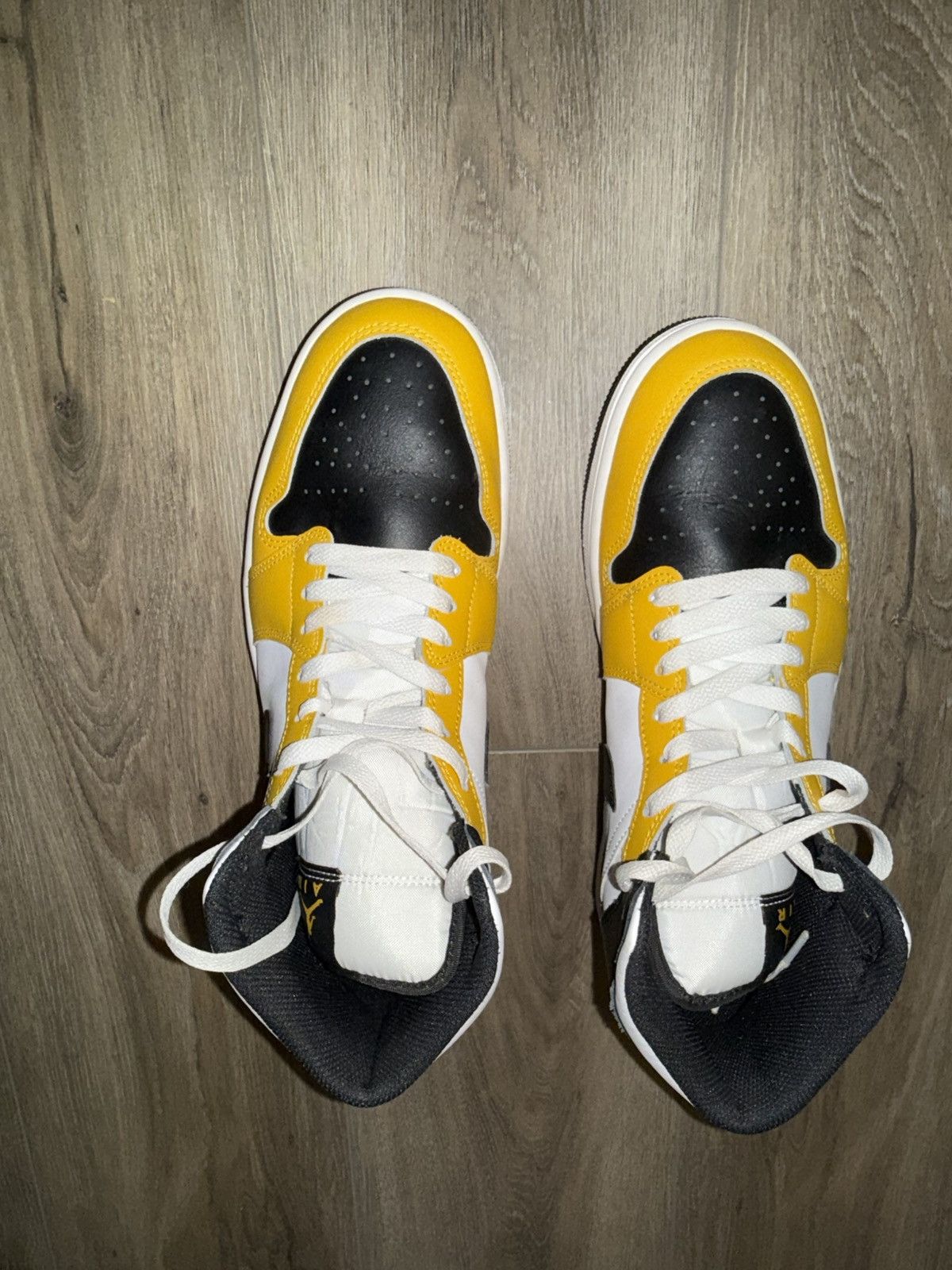Nike Air Jordan 1 Mid 'Yellow Ochre' Size US 9.5 / EU 42-43 - 3 Thumbnail