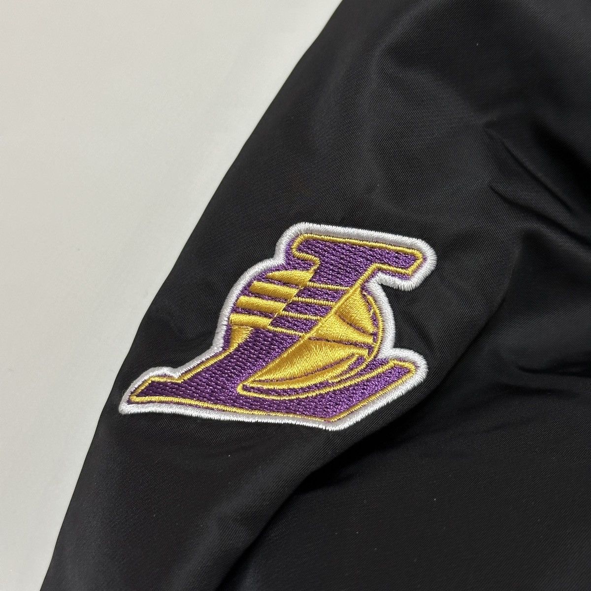 NBA 🔥LEBRON JAMES LAKERS 23🔥 BIG LOGO VARSITY BOMBER JACKET Size US XL / EU 56 / 4 - 6 Thumbnail