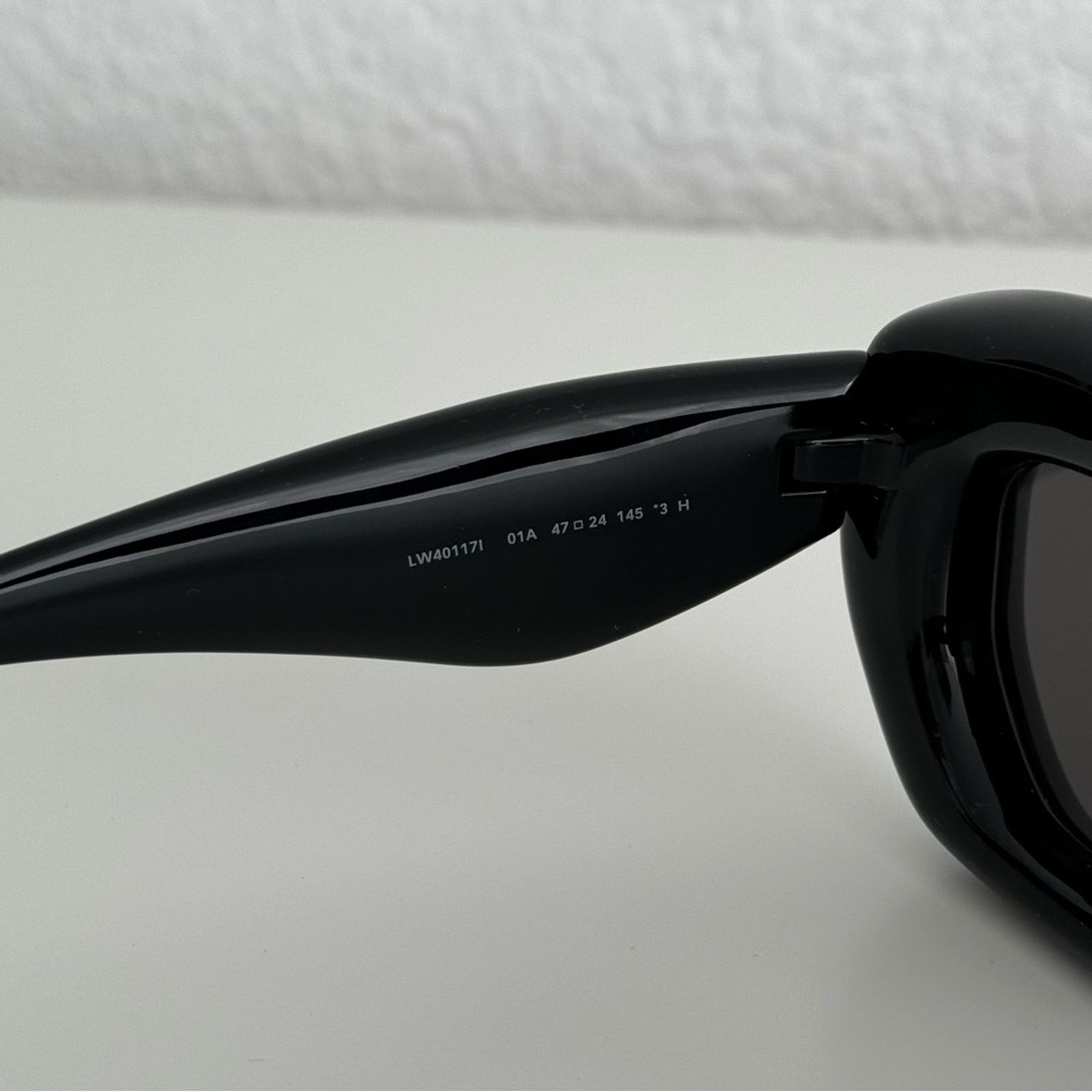 Loewe New! Loewe Black Sunglasses LW40117I 01A, Authentic Size ONE SIZE - 10 Thumbnail