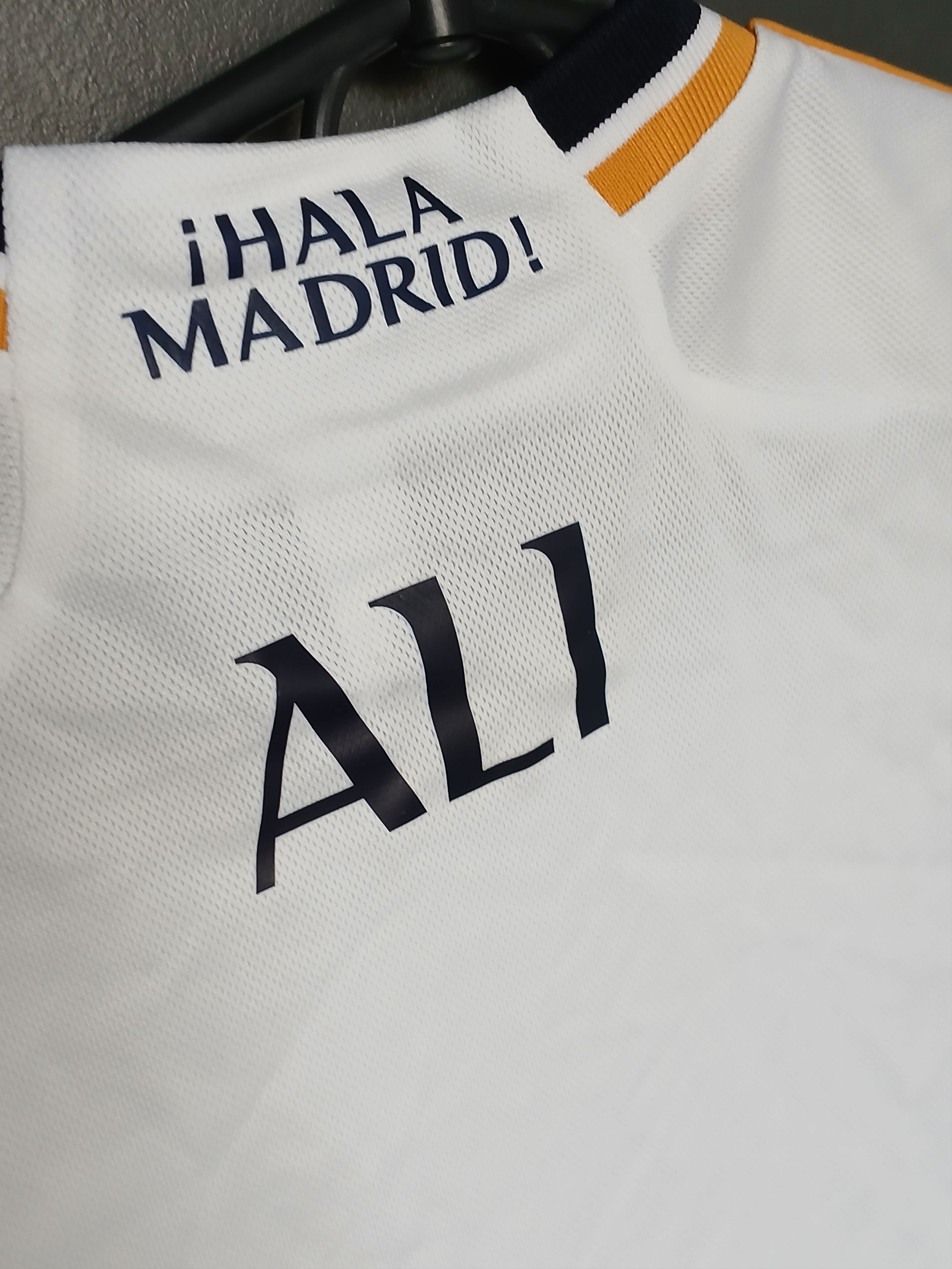 Adidas New KIDS Real Madrid 23/24 Home Football Jersey T-Shirt Size US XS / EU 42 / 0 - 4 Thumbnail