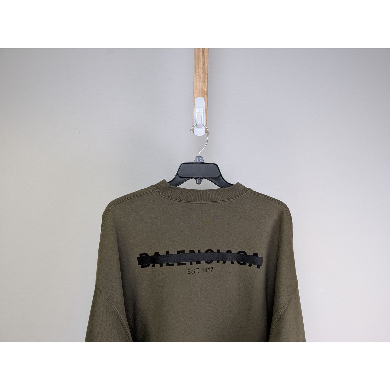 Balenciaga o1rshd1 Strike 1917 Print Medium Crewneck Sweatshirt Brown Size US L / EU 52-54 / 3 - 8 Thumbnail