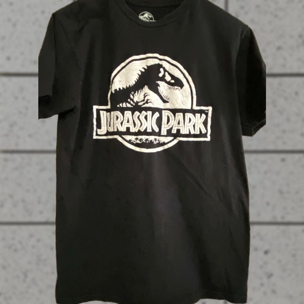 Vintage Jurassic Park T-Shirt Black Large Short Sleeve Logo Graphic Men’s Regular Size EUC Size US L / EU 52-54 / 3 - 1 Thumbnail