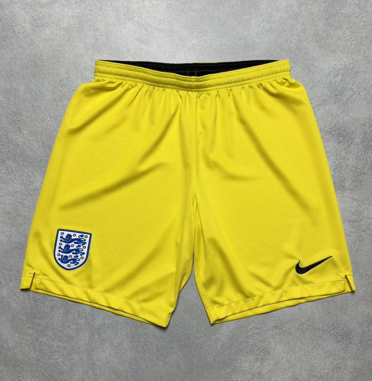 Nike Nike England 2018 2019 Goalkeeper Football Soccer Shorts Size US 32 / EU 48 - 1 Thumbnail