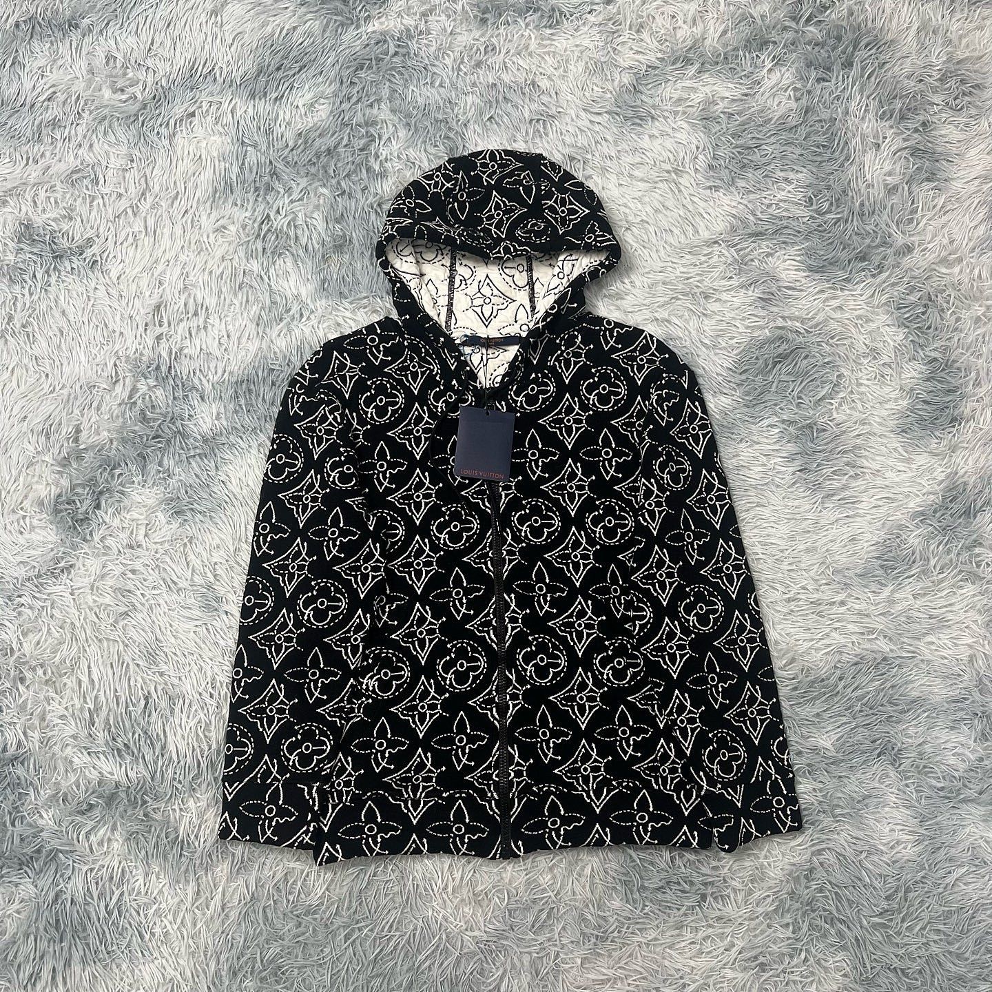 Louis Vuitton × NBA Louis Vuitton X NBA strategic flowers quilted