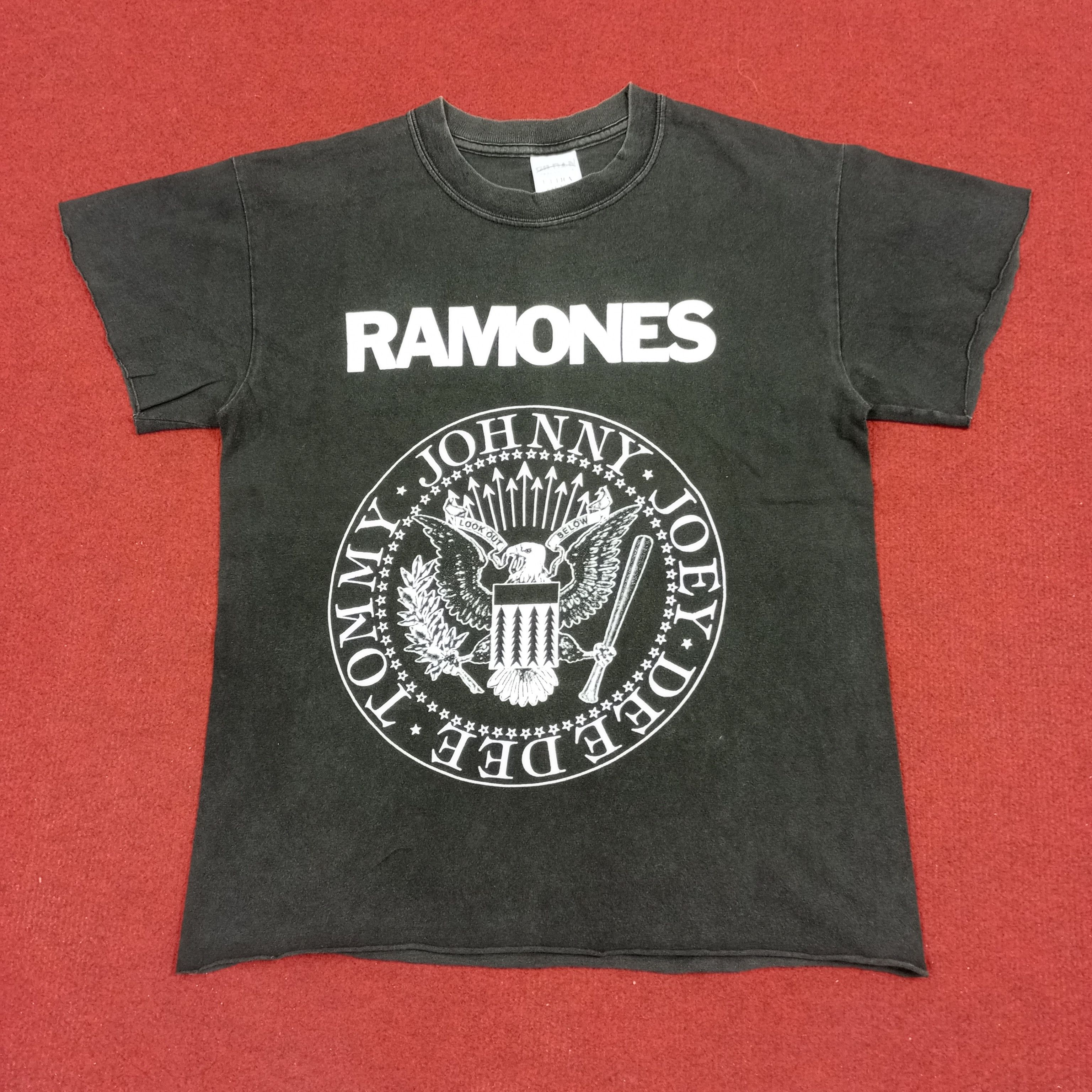 Band Tees × Vintage Ramones Band Music Streetwear Style Vintage Tshirt Size US S / EU 44-46 / 1 - 1 Thumbnail