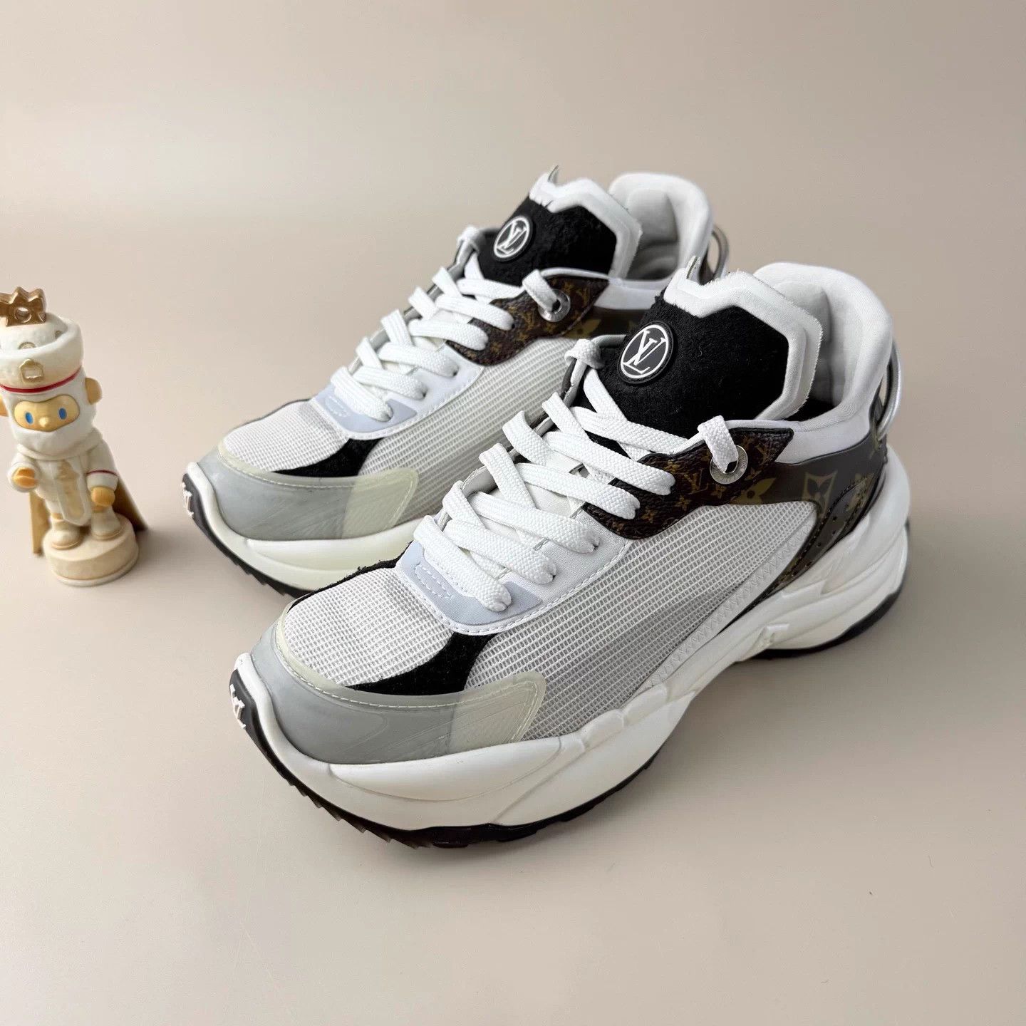 Louis Vuitton LV Run55 White Brown Casual Shoes 37 EU Size US 6 / IT 36 - 1 Thumbnail