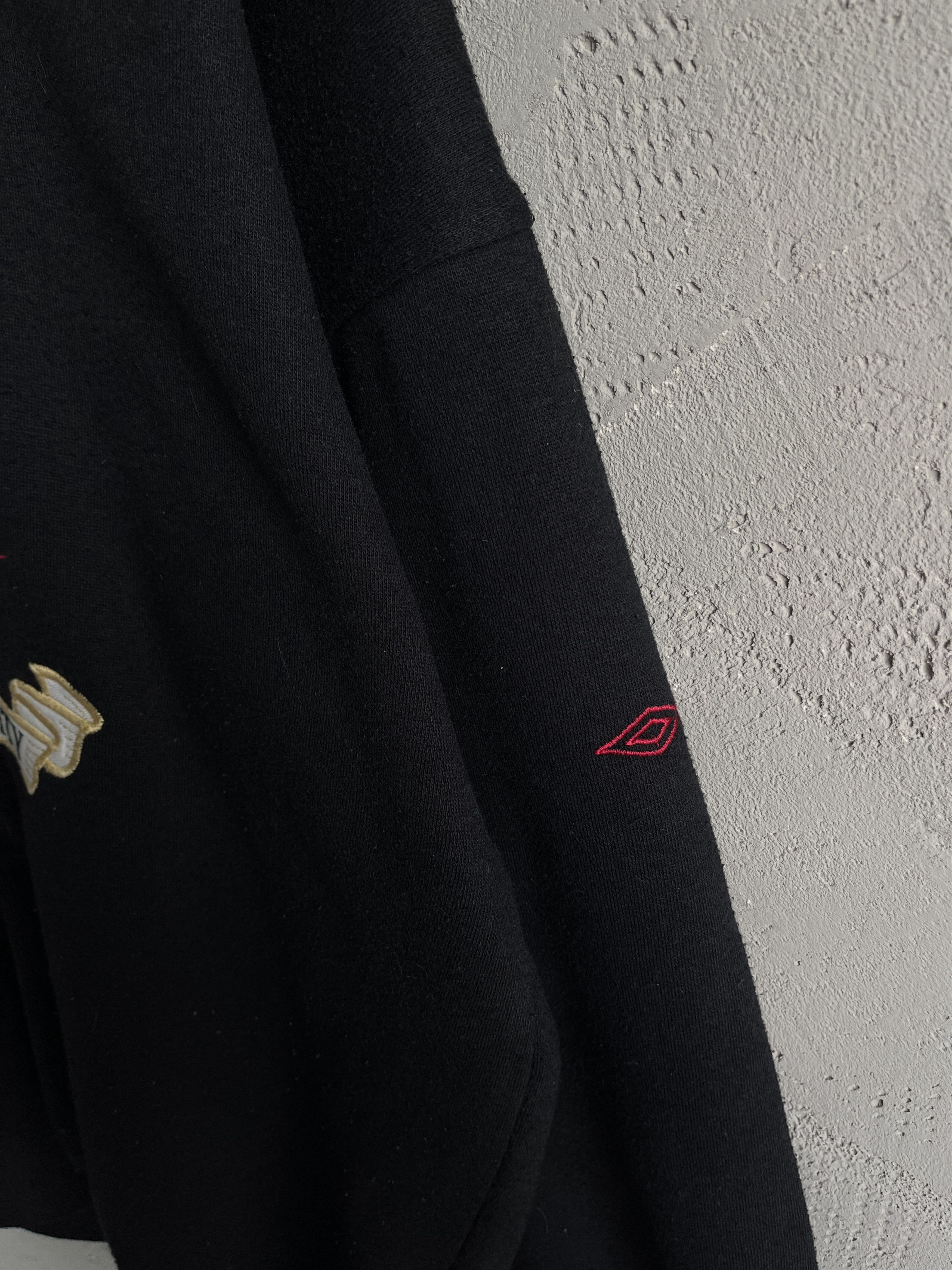 Umbro Vintage 90s Umbro Y2K Black Sweatshirt Big Logo Size M Size US M / EU 48-50 / 2 - 3 Thumbnail