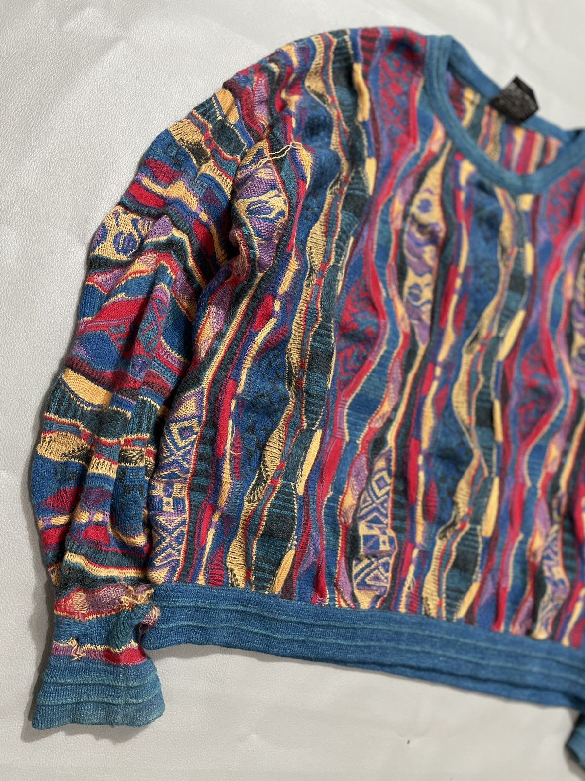 Coogi Coogi Style 3D Knitt Australia Emaroo Sweater distress Size US XS / EU 42 / 0 - 2 Thumbnail