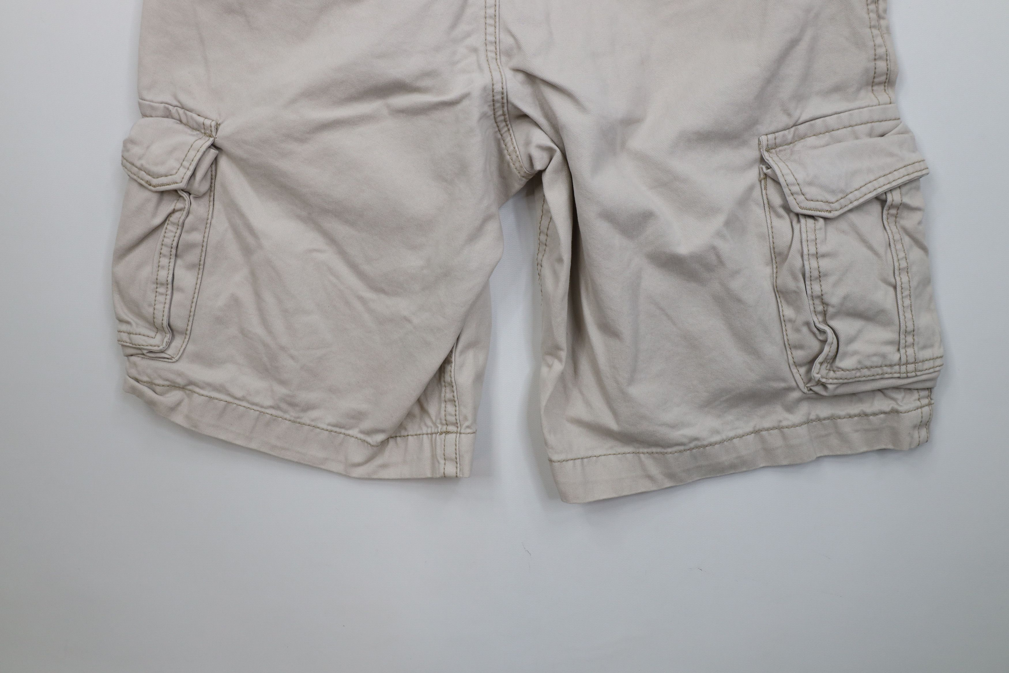Aeropostale Vintage Y2K Aeropostale Heavyweight Cargo Shorts Beige Size US 32 / EU 48 - 11 Thumbnail