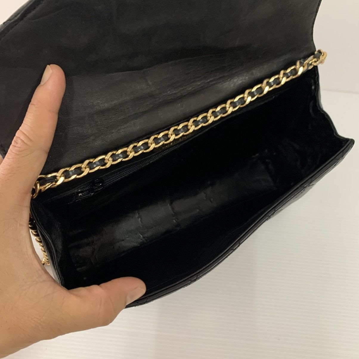 Givenchy Givenchy Leather Chain Slingbag Size ONE SIZE - 11 Thumbnail