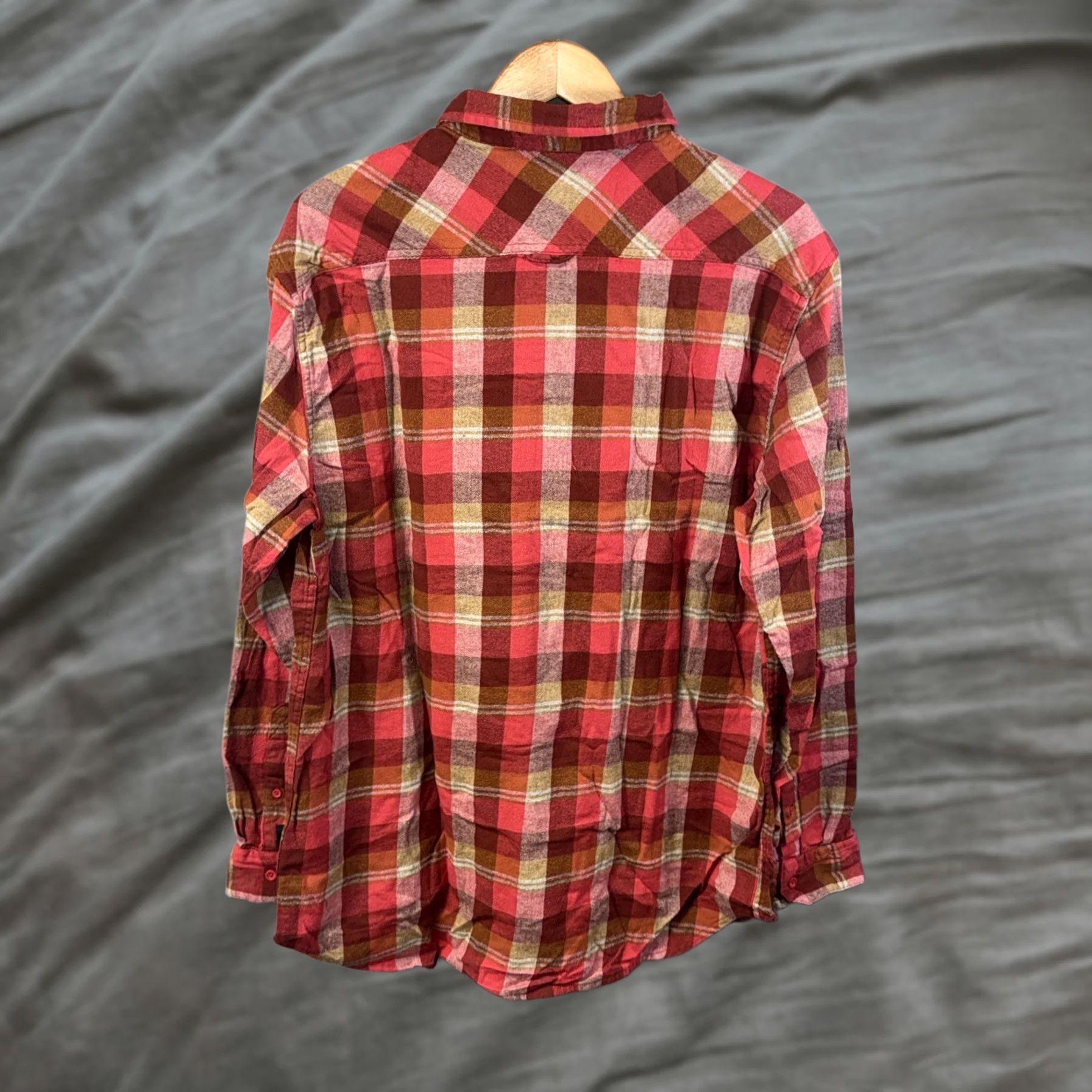 Quiksilver Quiksilver Shirt Mens 2XL Red Plaid Flannel Button Front Long Sleeve Regular Fit Size US XXL / EU 58 / 5 - 1 Thumbnail