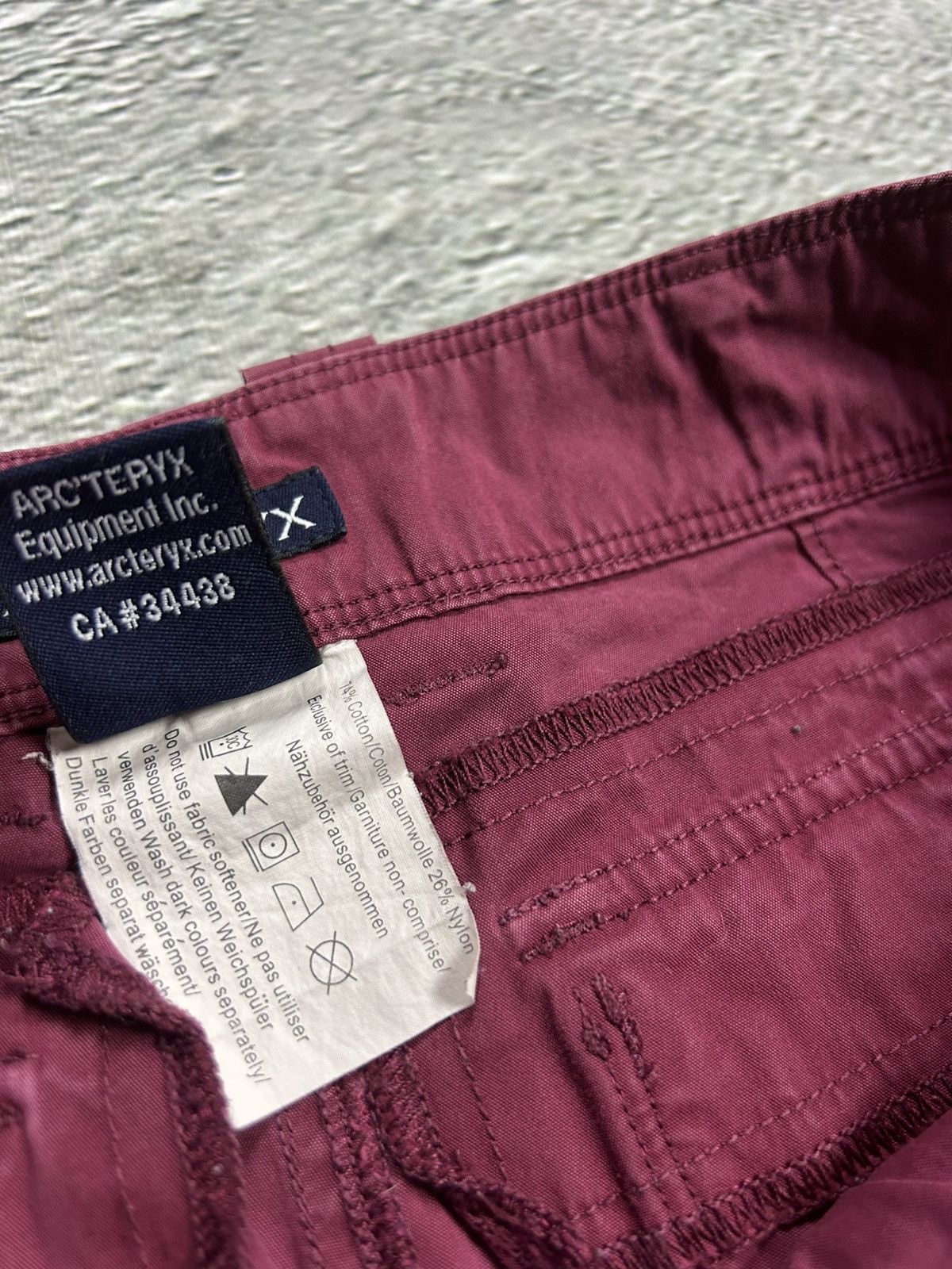 Arc'teryx × Vintage Arc'teryx shorts purple Y2K hiking trekking Size 30" / US 8 / IT 44 - 7 Thumbnail
