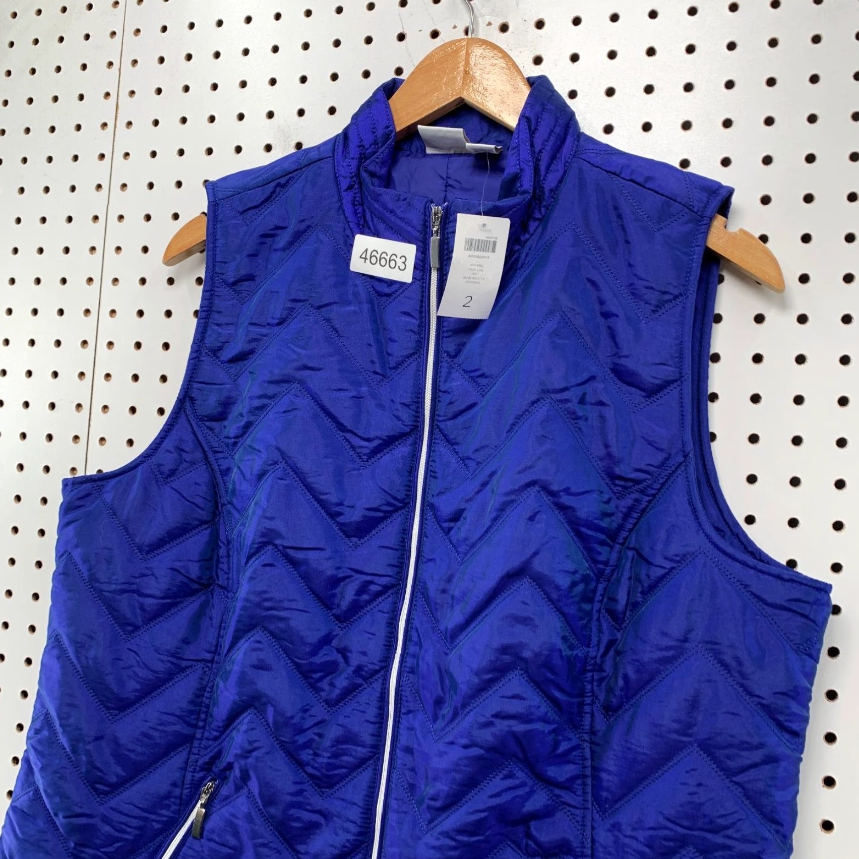 Vintage **VINTAGE NEW Weekend Chico's Women Sleeveless Blue Puffer Vest NWT** User: **NEW Weekend Chico's Women Sleeveless Blue Puffer Vest NWT** Size S / US 4 / IT 40 - 7 Thumbnail