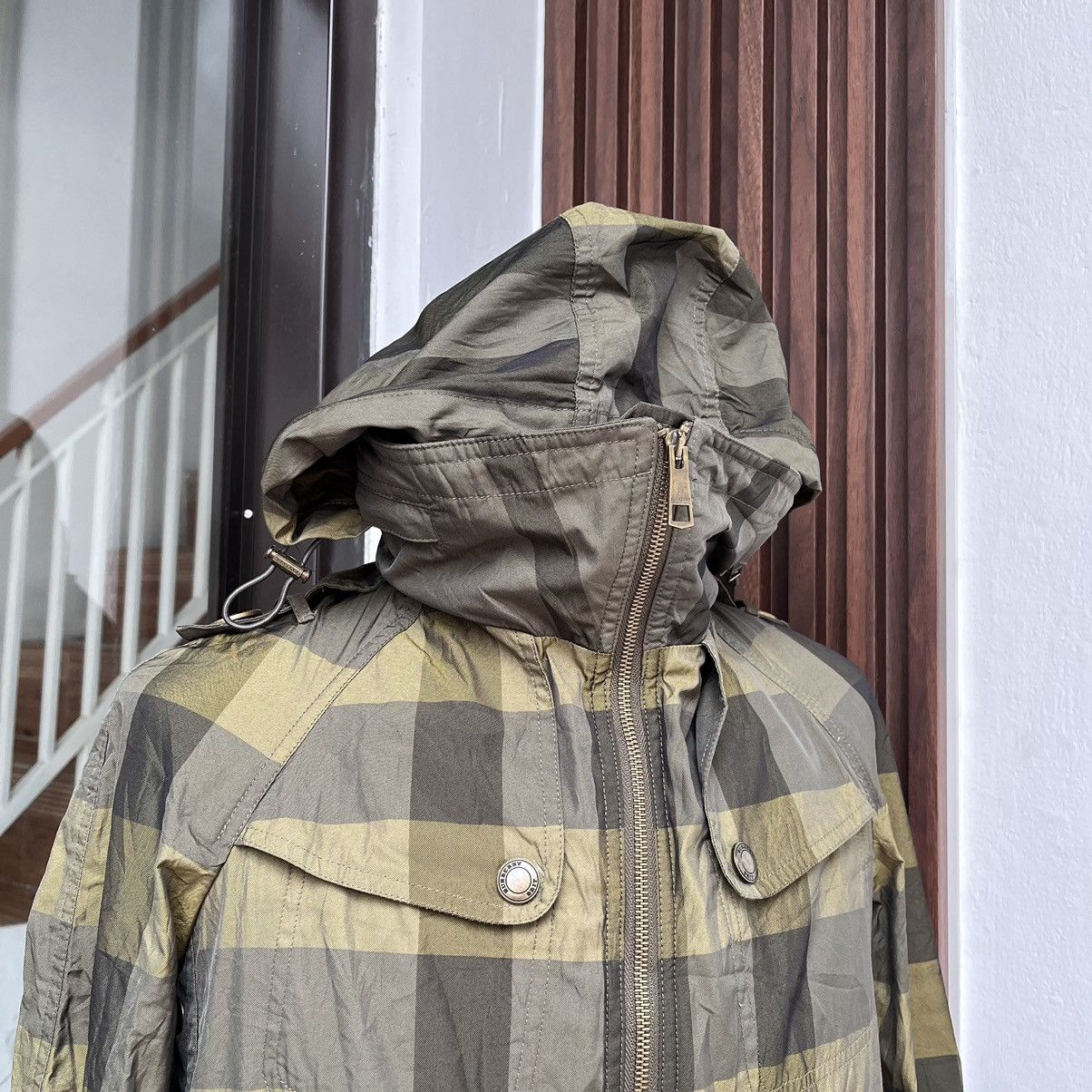 Burberry Authentics Burberry Britt Coat Jacket Tartan Patern Size M / US 6-8 / IT 42-44 - 8 Thumbnail
