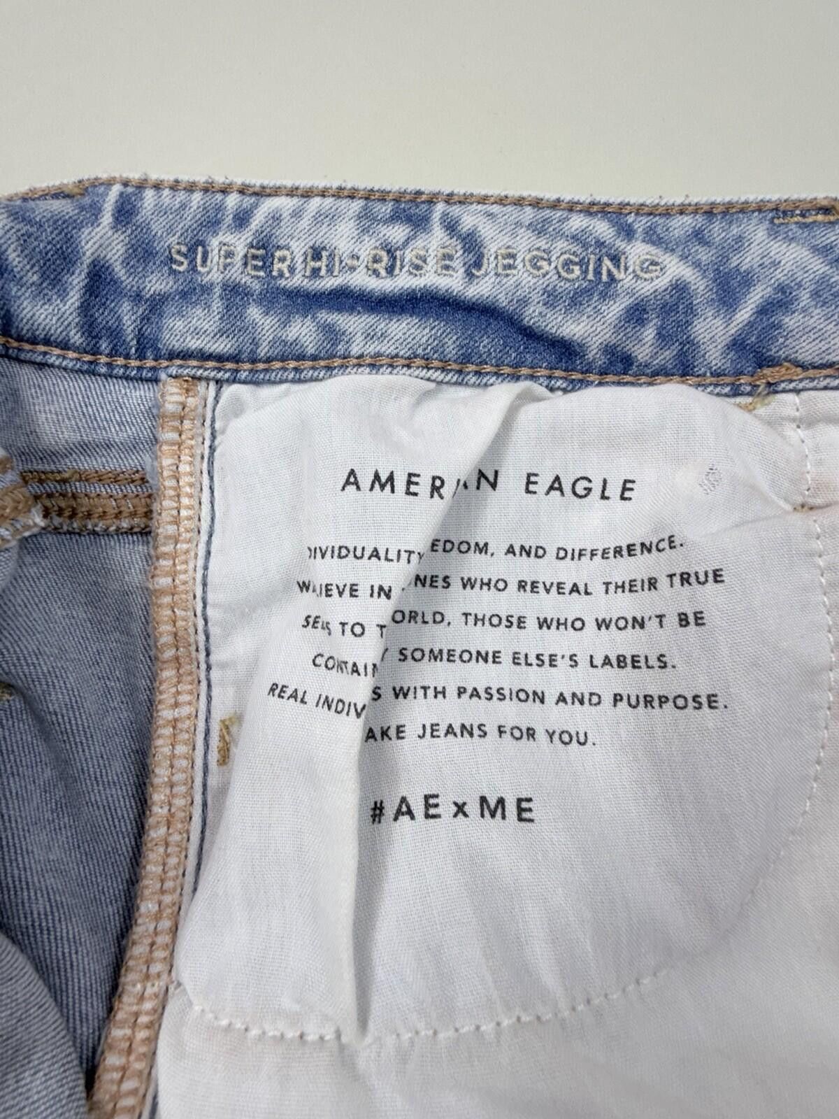 American Eagle Outfitters American Eagle Woman’s Light Wash Distressed Jeggings Size 6 Size 28" / US 6 / IT 42 - 5 Thumbnail