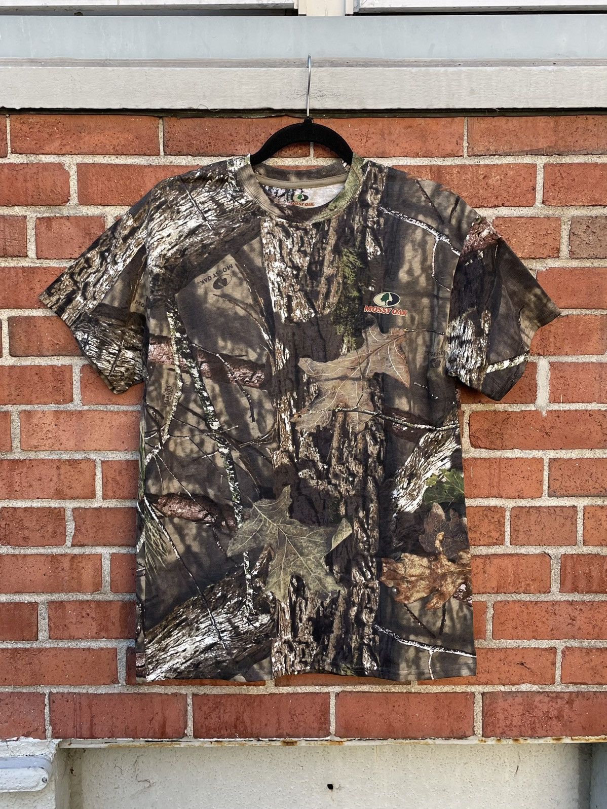 Mossy Oaks NWOT Mossy Oak Break Up Mountain Country Camouflage t shirt Size US M / EU 48-50 / 2 - 1 Thumbnail