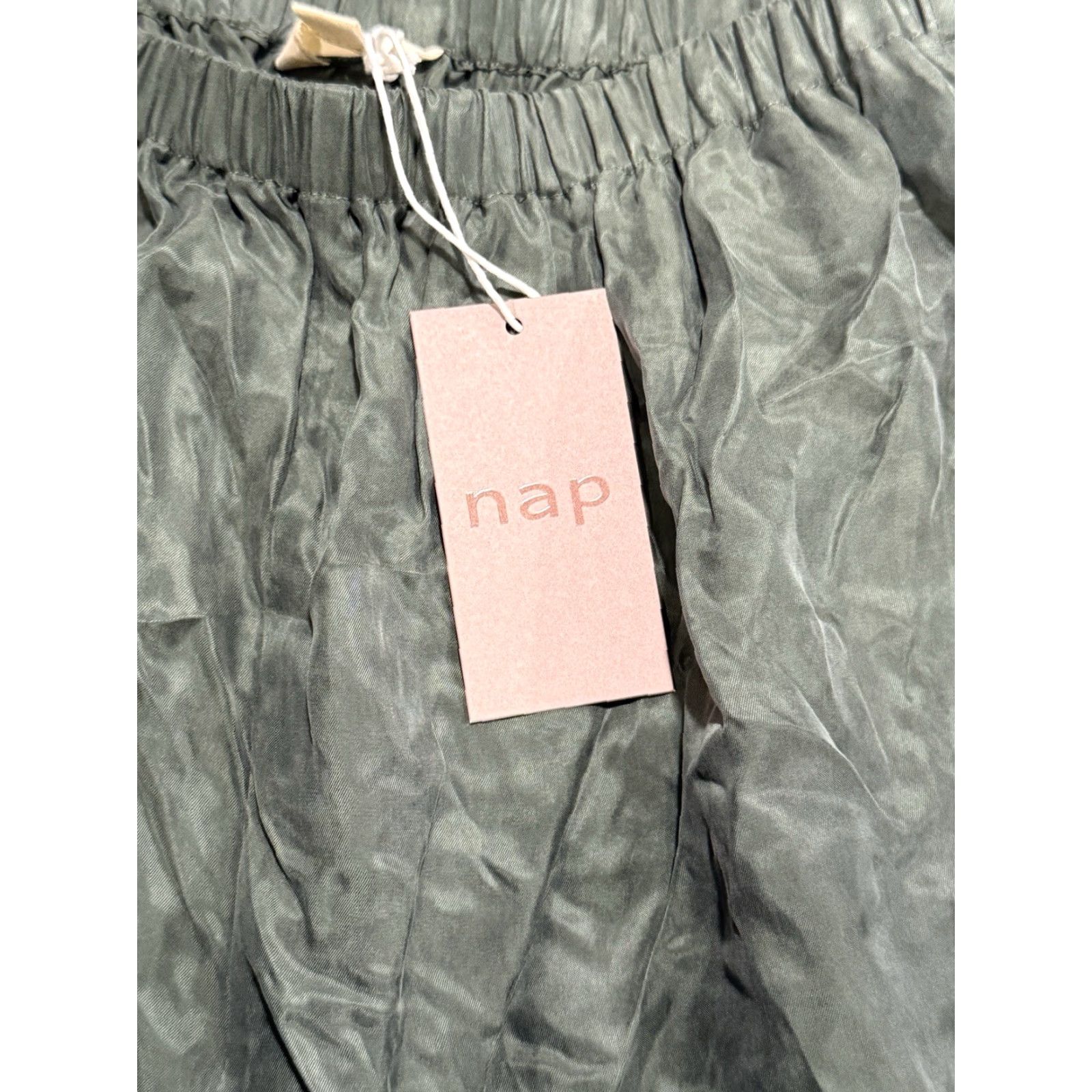 Vintage Nap Loungewear Pants Cropped Green Rayon Cupro Size L Womens Wide-Leg Cropped Style Nightwear Hand Wash Only Regular Pattern Solid Capabilities: N/A Size 36" / US 14 / IT 50 - 4 Thumbnail