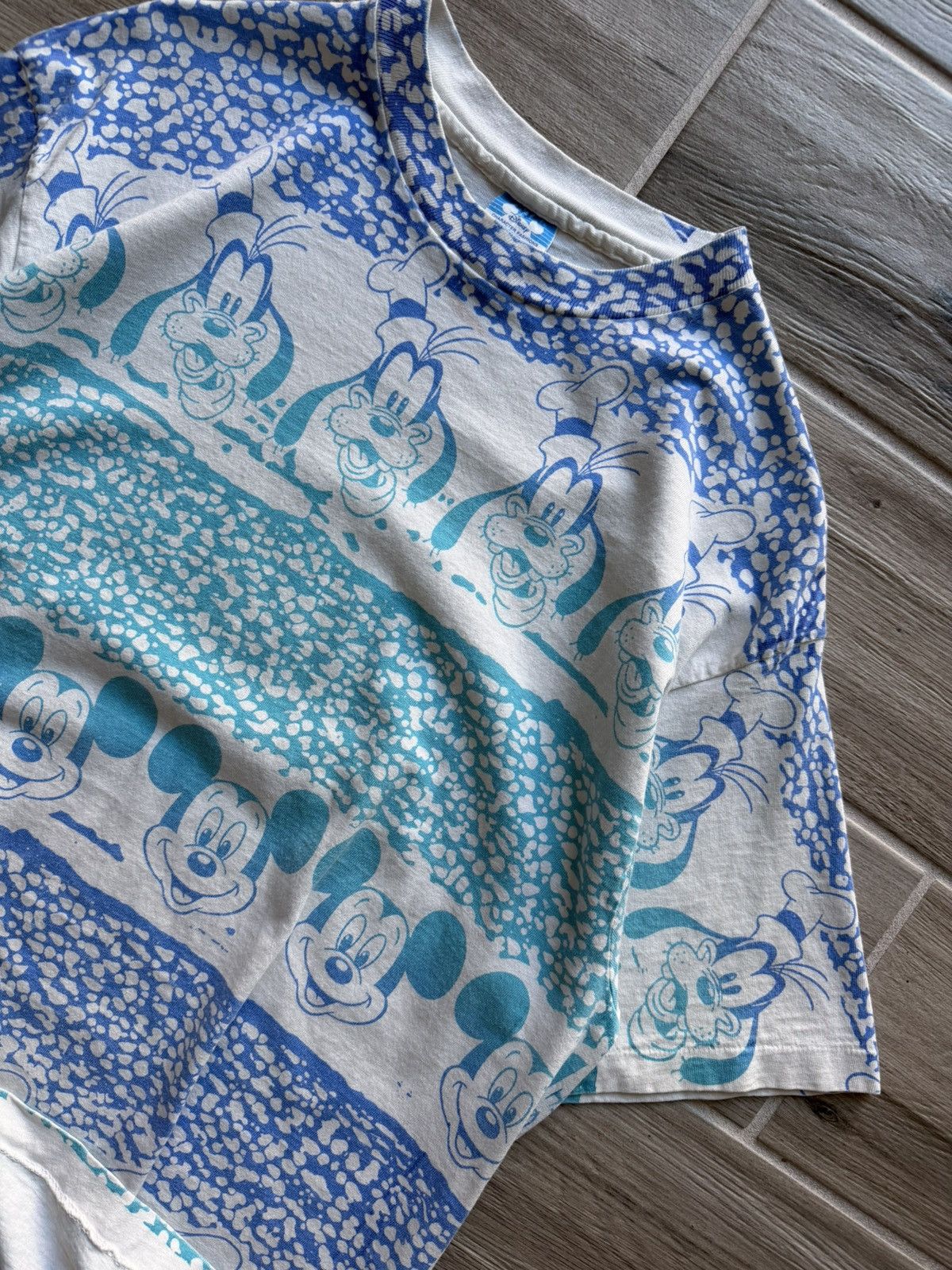 Disney Vintage 90s Disney Wrap Around AOP T-Shirt Sz XL Gently Used Size US XL / EU 56 / 4 - 5 Thumbnail