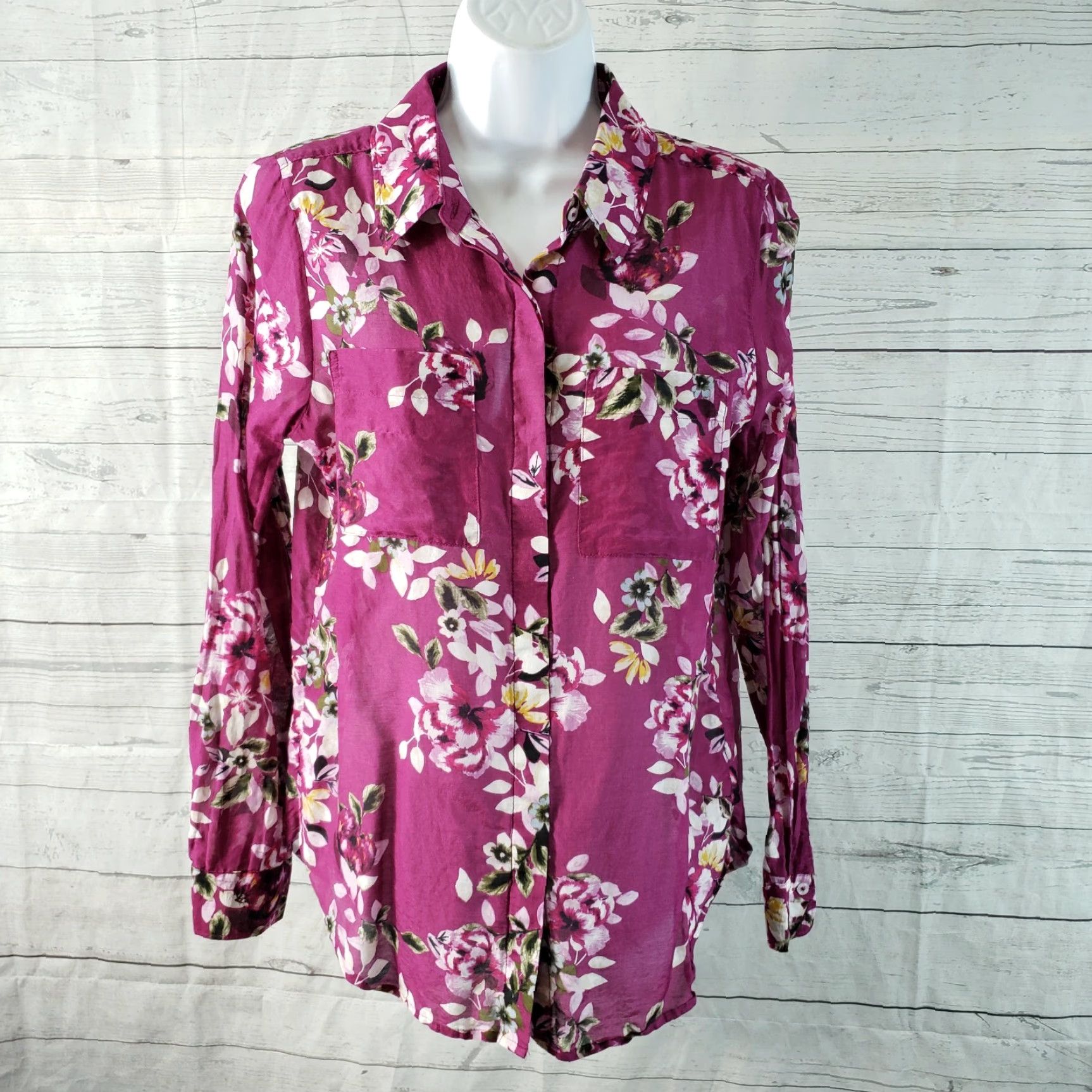 White House Black Market White House Black Market Shirt Sz 8 Purple Floral Semi Sheer Button Front Womens Size M / US 6-8 / IT 42-44 - 2 Thumbnail