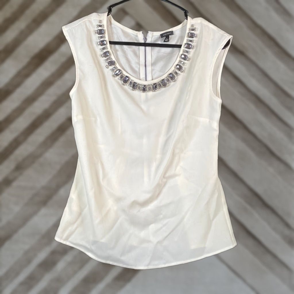 Ann Taylor Ann Taylor Womens Blouse Beige Sleeveless Scoop Neck Jeweled Collar Rhinestone Satin Pullover Regular M Women Casual Workwear 30 Day Returns Size M / US 6-8 / IT 42-44 - 1 Thumbnail