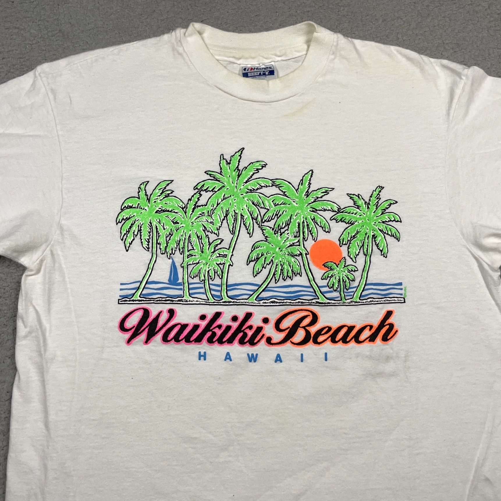 Hanes VINTAGE Waikiki Hawaii T-Shirt Large L 90s USA Made Tee Blue Pink Green Size US L / EU 52-54 / 3 - 2 Thumbnail