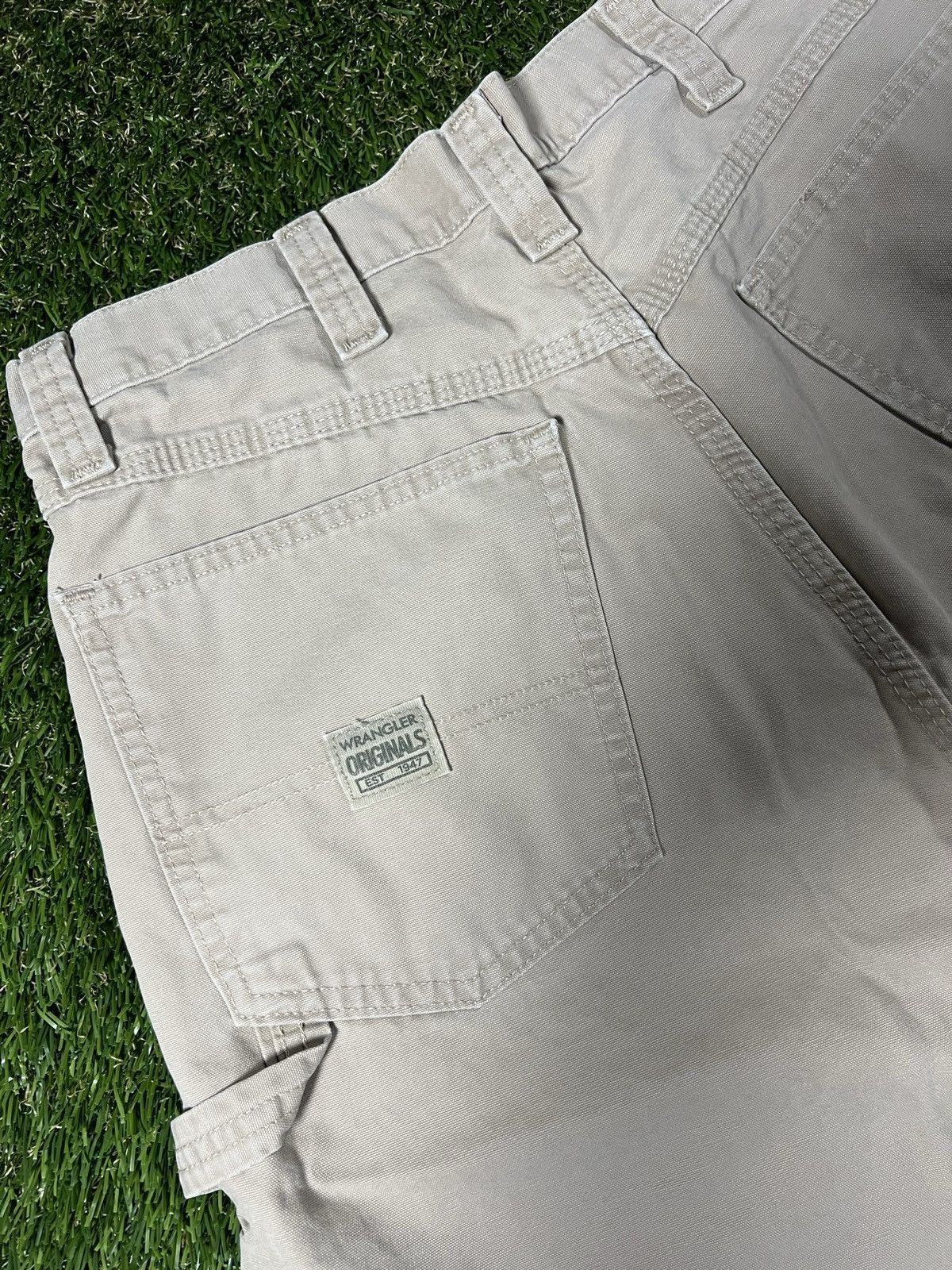 Wrangler Vintage Y2K Baggy Wrangler Skater Khaki Carpenter Shorts Size US 34 / EU 50 - 2 Thumbnail