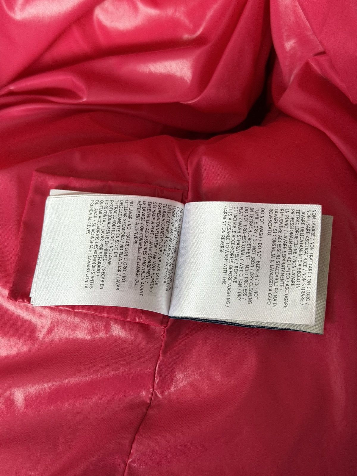Moncler Moncler Fuchsia Caille Velvet Puffer Jacket Coat Pink Size XS / US 0-2 / IT 36-38 - 19 Thumbnail