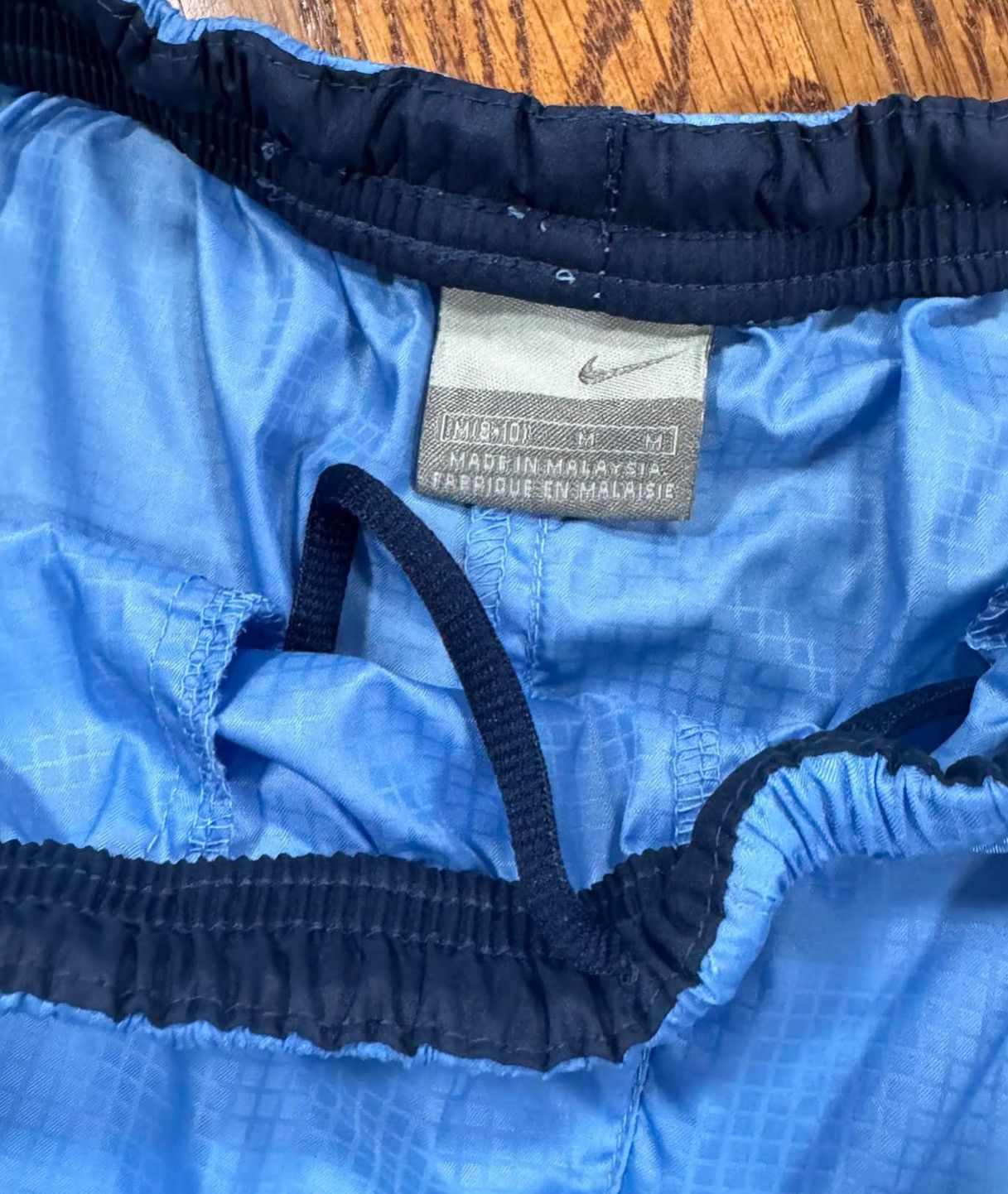 Nike Women's Nike Light Blue Windbreaker Pants (SIze Women's M) Size 24" / US 00 / IT 34 - 5 Thumbnail