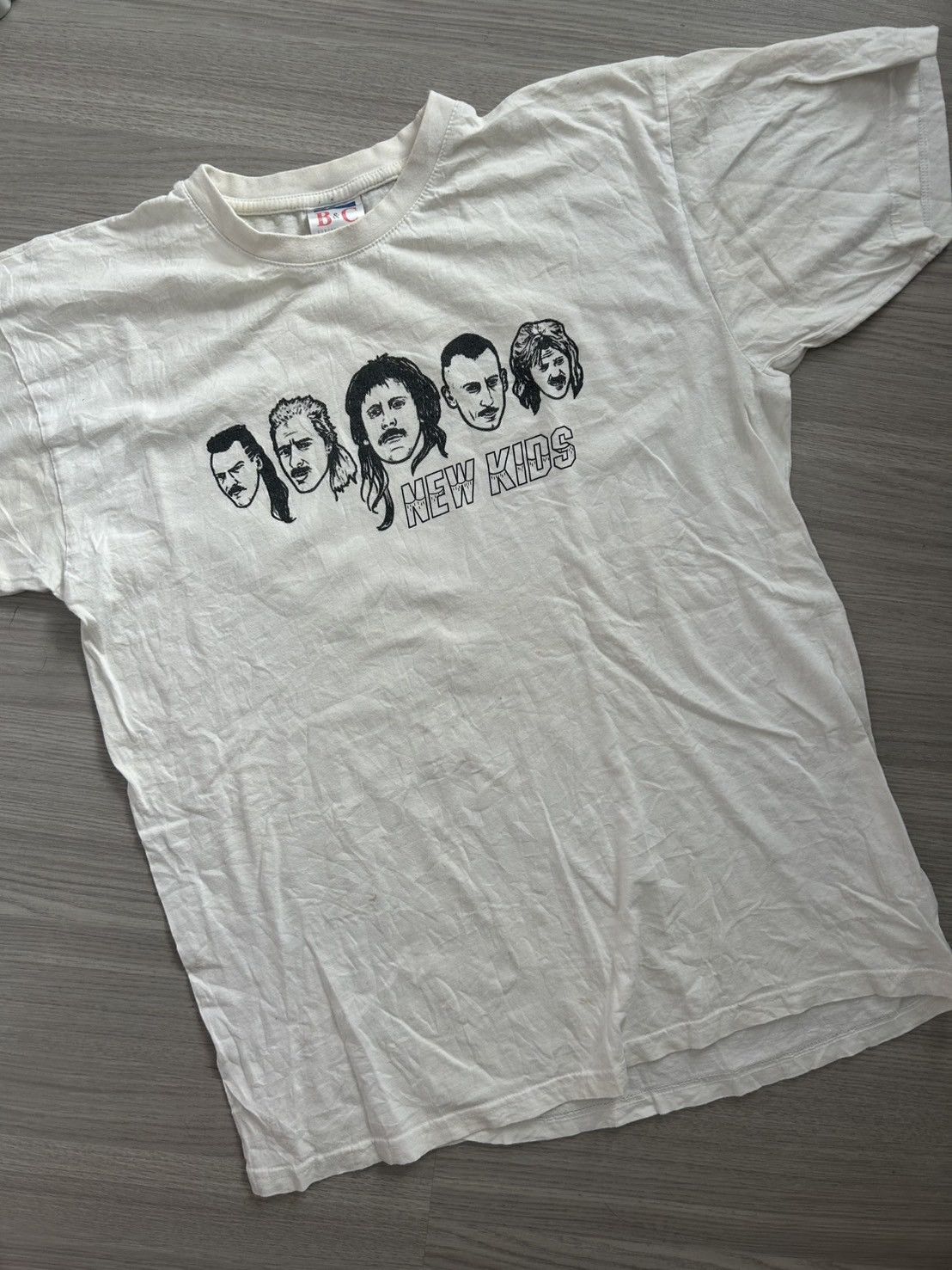 Vintage New Kids Vintage T Shirt 00’ Size US M / EU 48-50 / 2 - 2 Thumbnail