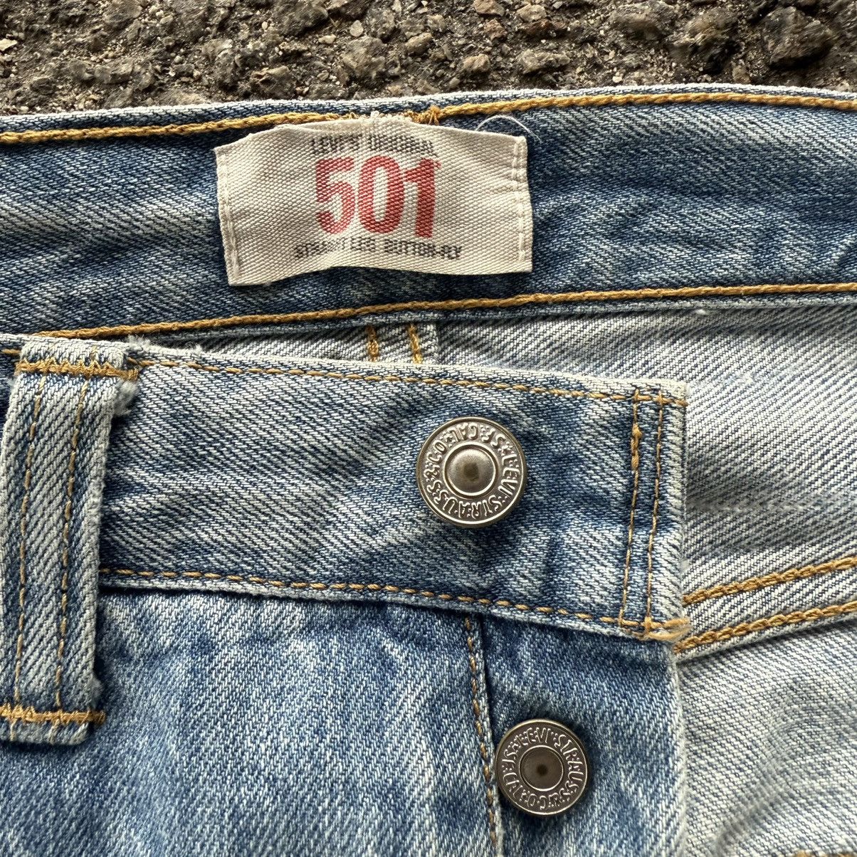 Levi's Vintage Clothing VINTAGE LEVI’S 501 DISTRESSED JEAN DENIM PANTS Size US 31 - 4 Thumbnail