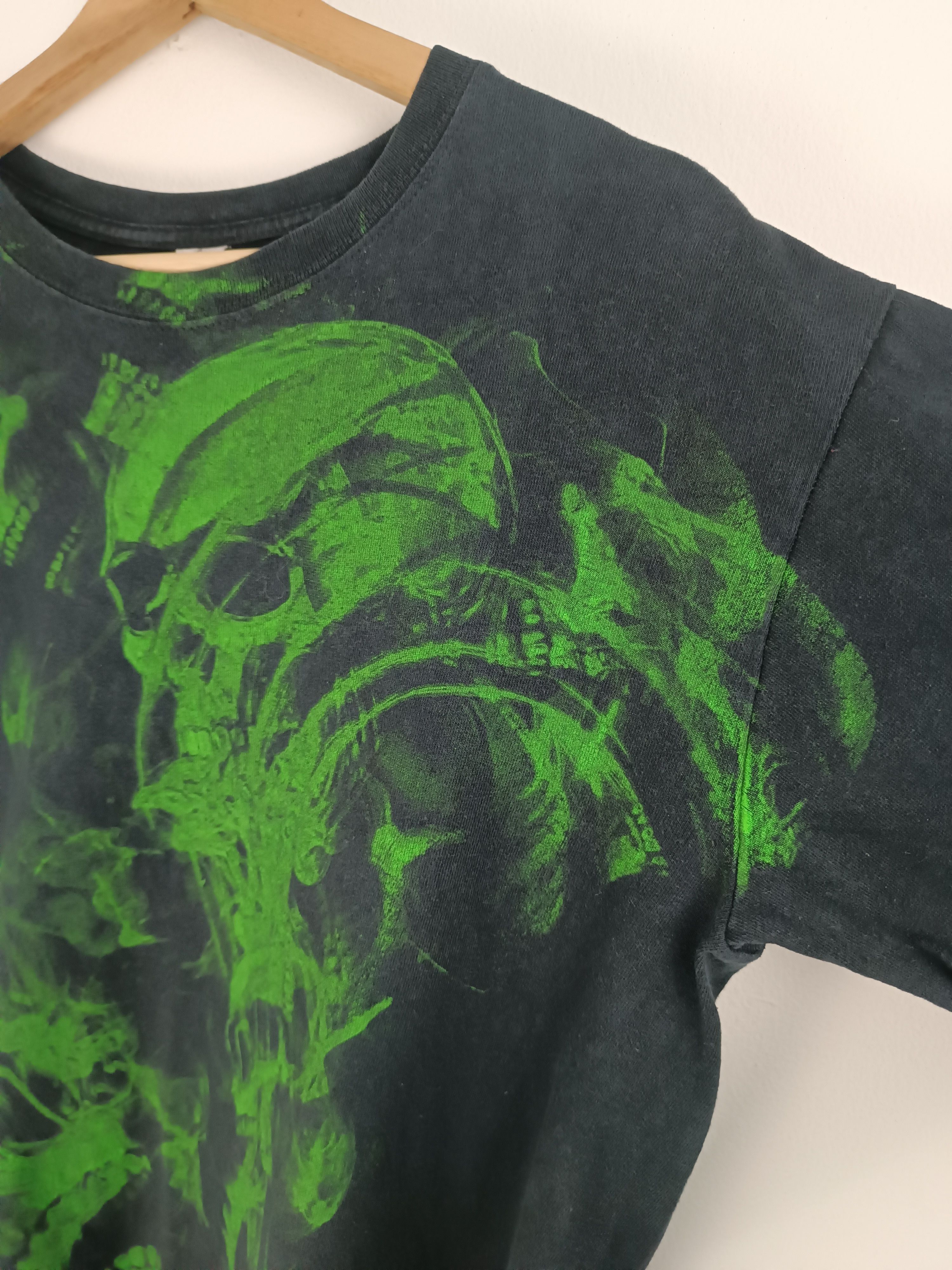 Affliction VINTAGE Y2K GREEN SMOKEY GOBLIN SKULL JNCO ED DIESEL PUNK Ts Size US L / EU 52-54 / 3 - 12 Thumbnail
