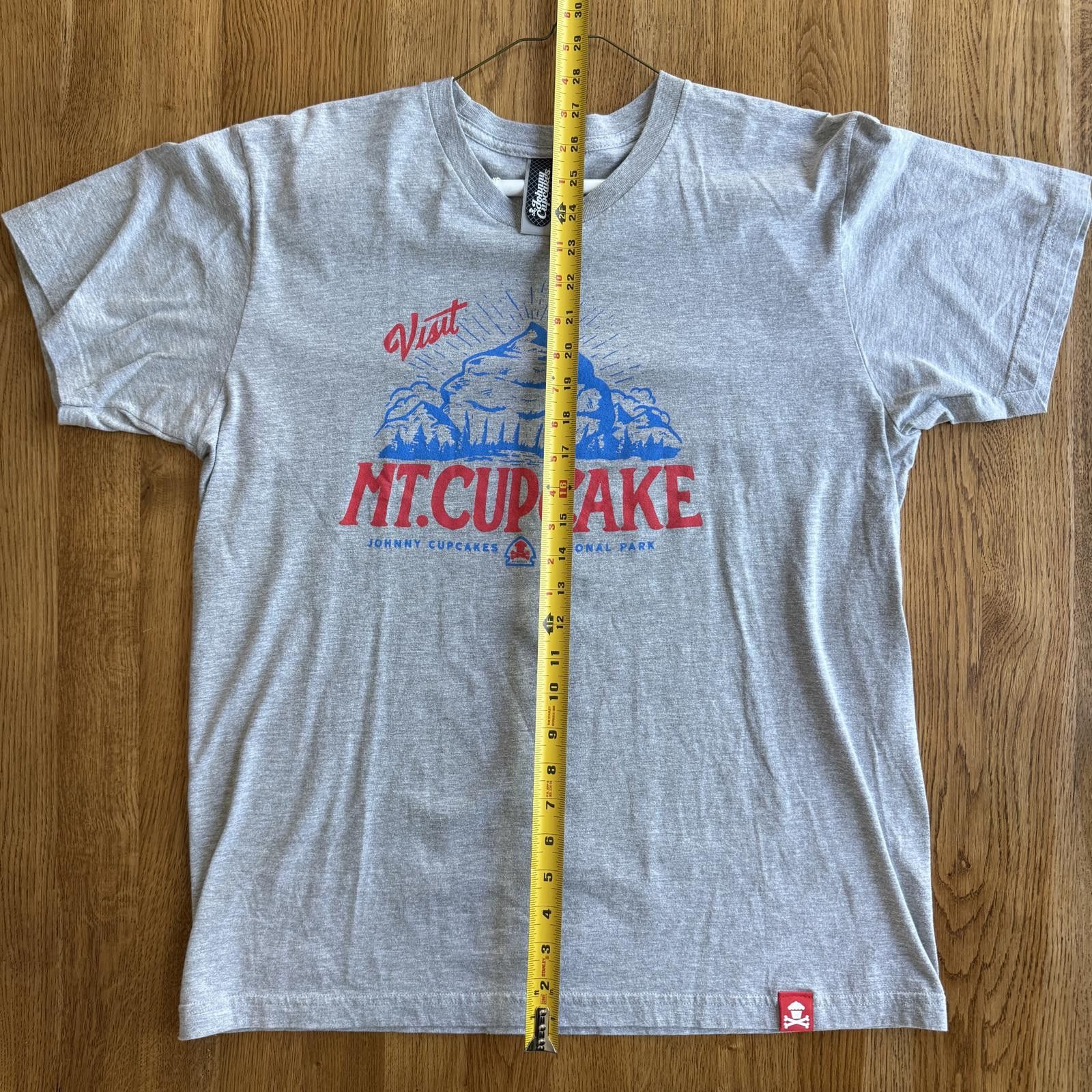 Johnny Cupcakes Johnny Cupcakes Mt. Cupcake National Park T-Shirt, Sz. L Size US L / EU 52-54 / 3 - 3 Thumbnail