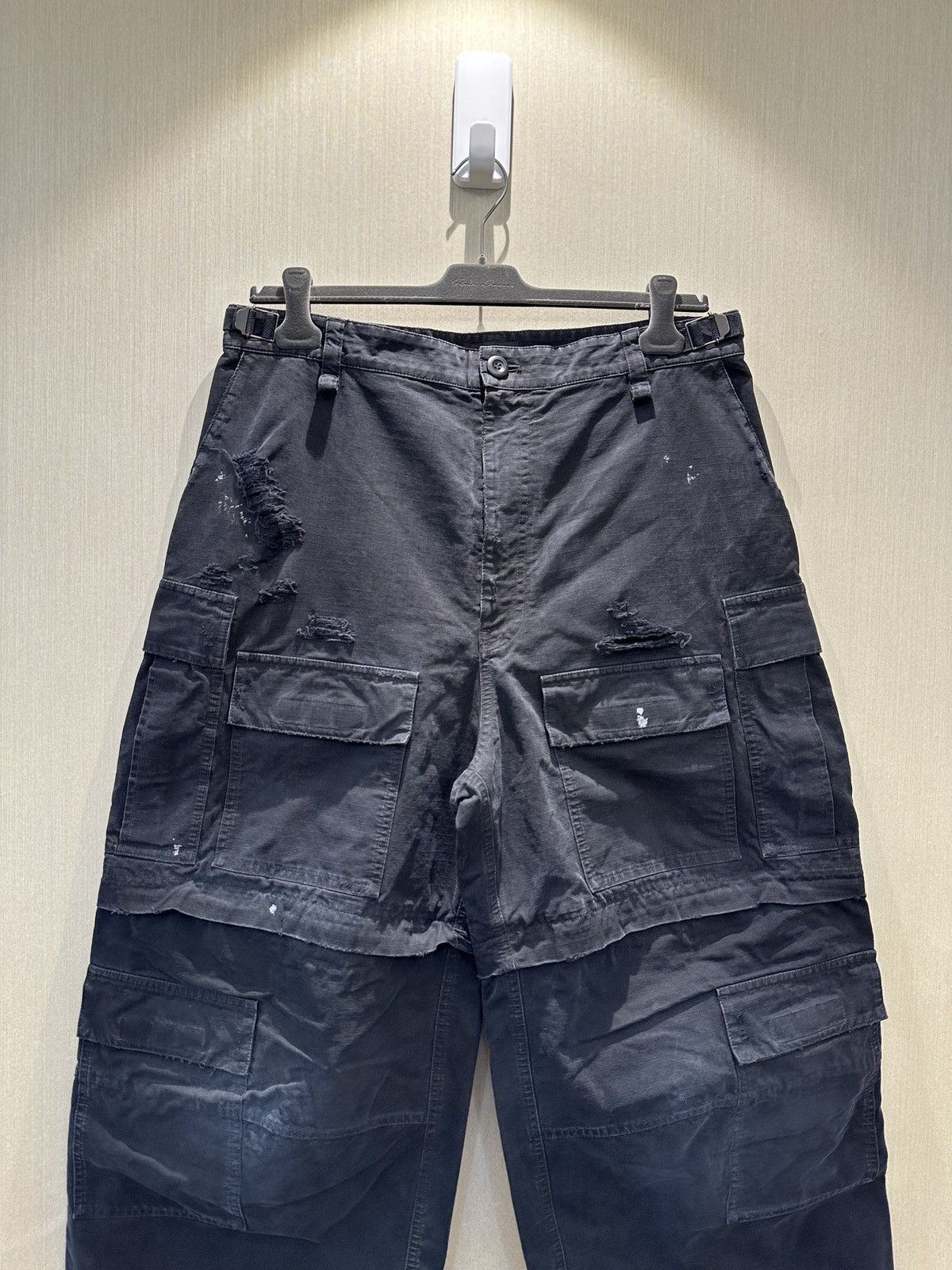 Balenciaga Balenciaga Destroyed Cargo Pants Mud Dyed Size US 36 / EU 52 - 6 Thumbnail