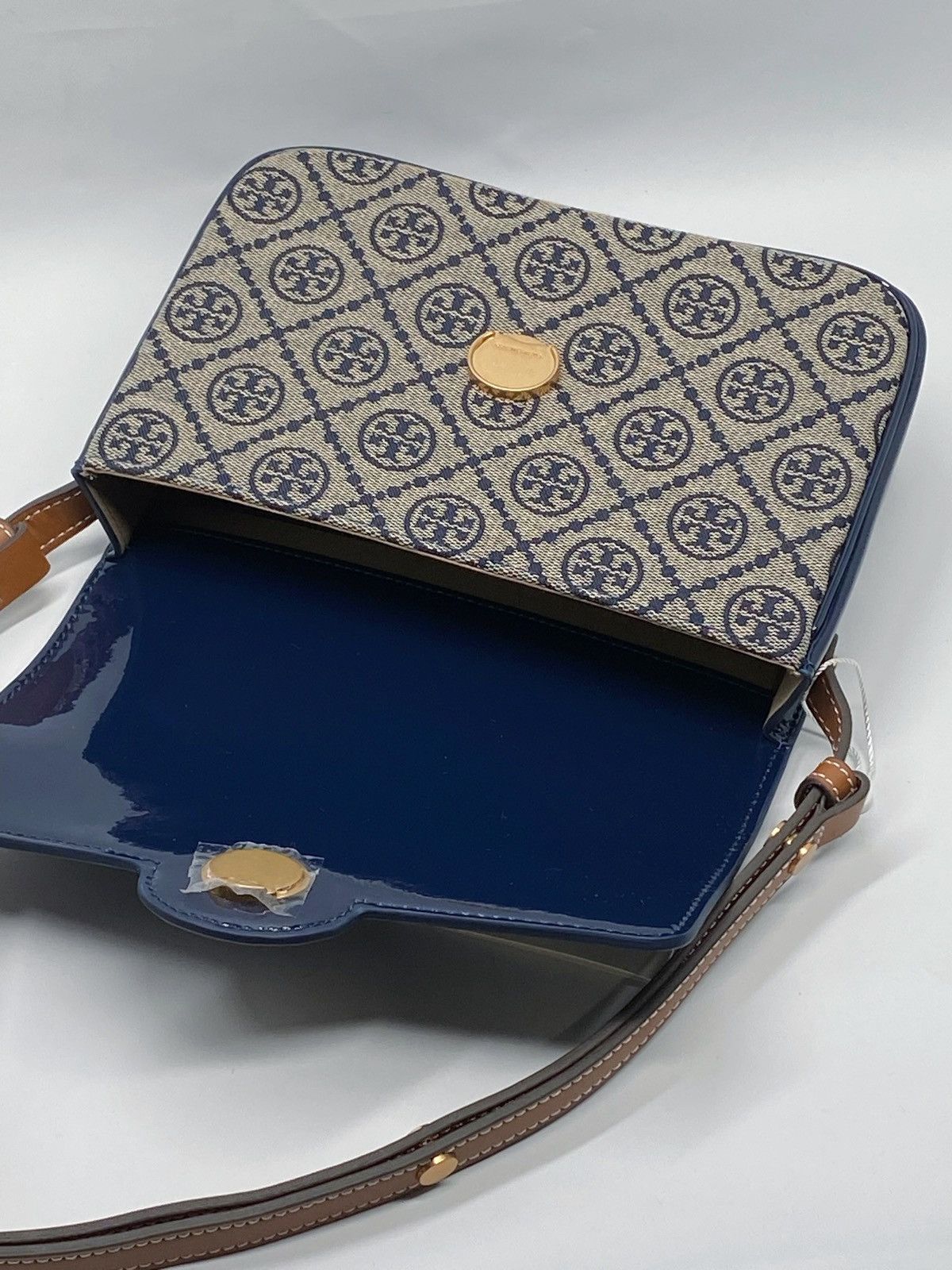 Tory Burch Tory Burch Robinson T Monogram Convertible Shoulder Bag Size ONE SIZE - 9 Thumbnail