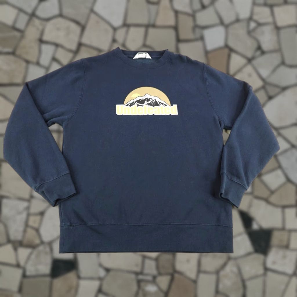 Undefeated VINTAGE Undefeated Sweatshirt Mens Large Blue Fleece Crewneck Pullover Streetwear Skater Logo Graphic Print 90s Mens Size US L / EU 52-54 / 3 - 1 Thumbnail