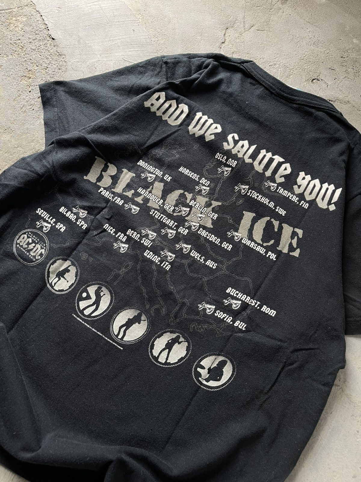AC/DC AC DC vintage merch shirt Back in Europe tour 2010 BLACK ICE Size US L / EU 52-54 / 3 - 5 Thumbnail