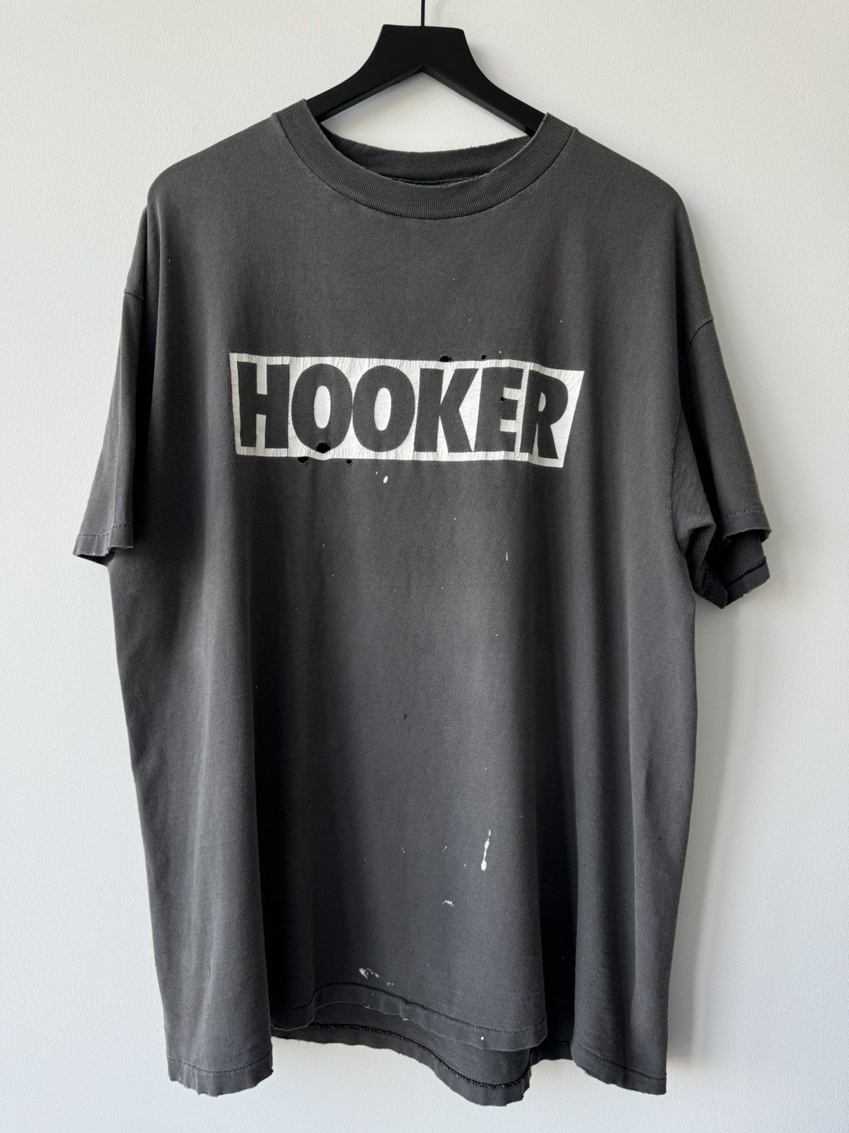 Vintage VINTAGE 90s THRASHED FADED HOOKER SNOWBOARDING T SHIRT Size US XL / EU 56 / 4 - 1 Thumbnail