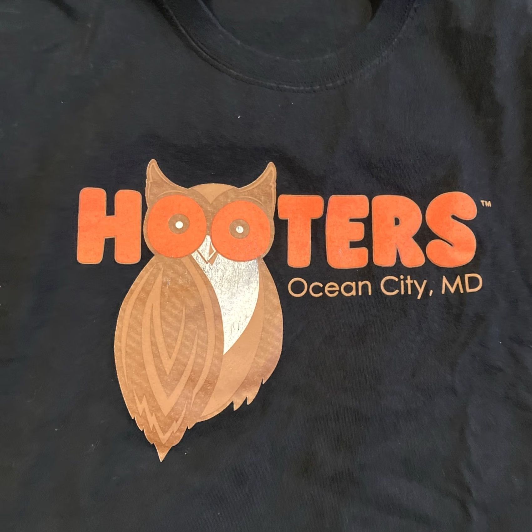 Gildan VINTAGE Hooters Ocean City MD Summer 2017 Maryland Flag T Shirt XXL Black Gildan Knit Crew Neck Short Sleeve Men Regular Size US XXL / EU 58 / 5 - 2 Thumbnail