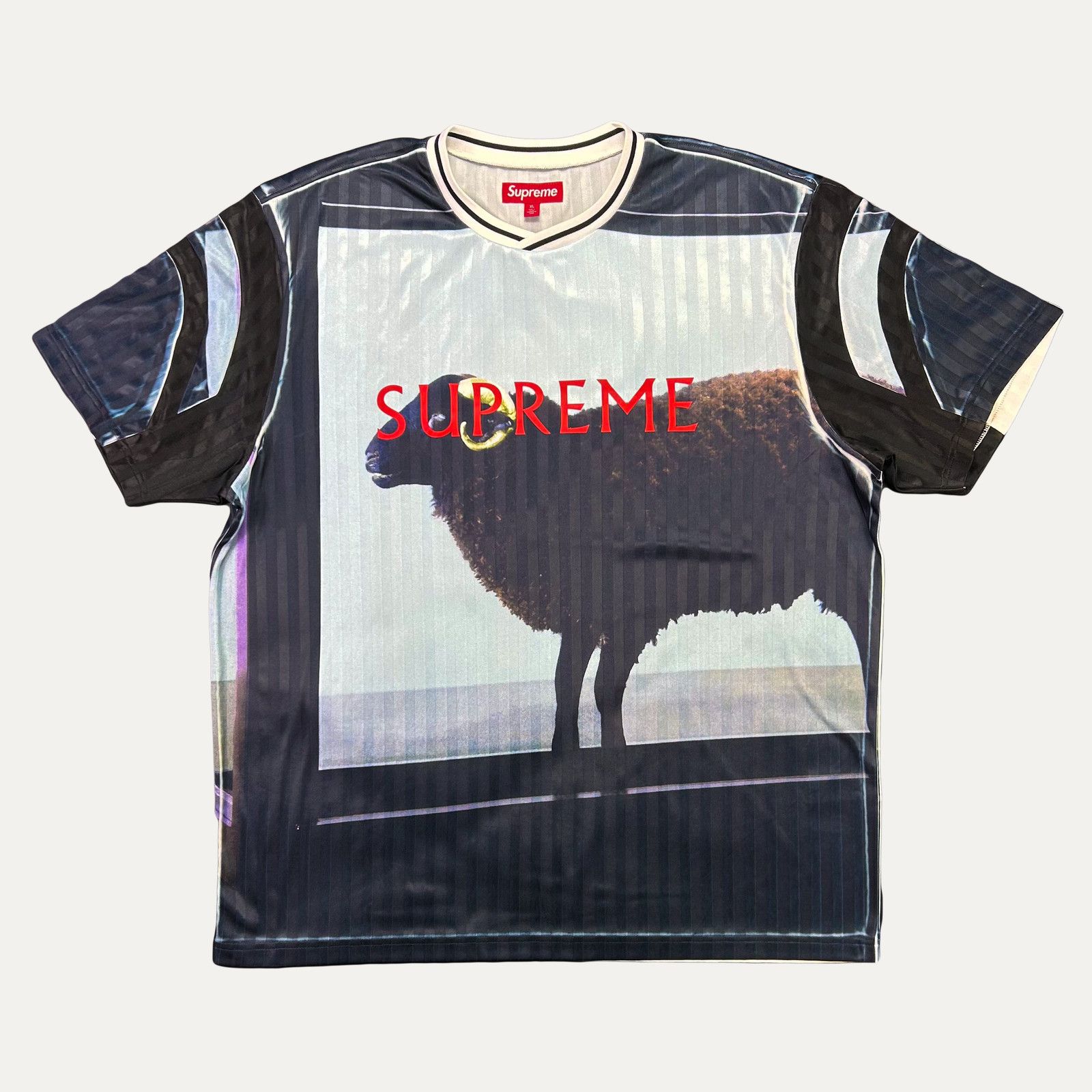 Supreme Supreme Arabic Logo Soccer Jersey - XL | Grailed