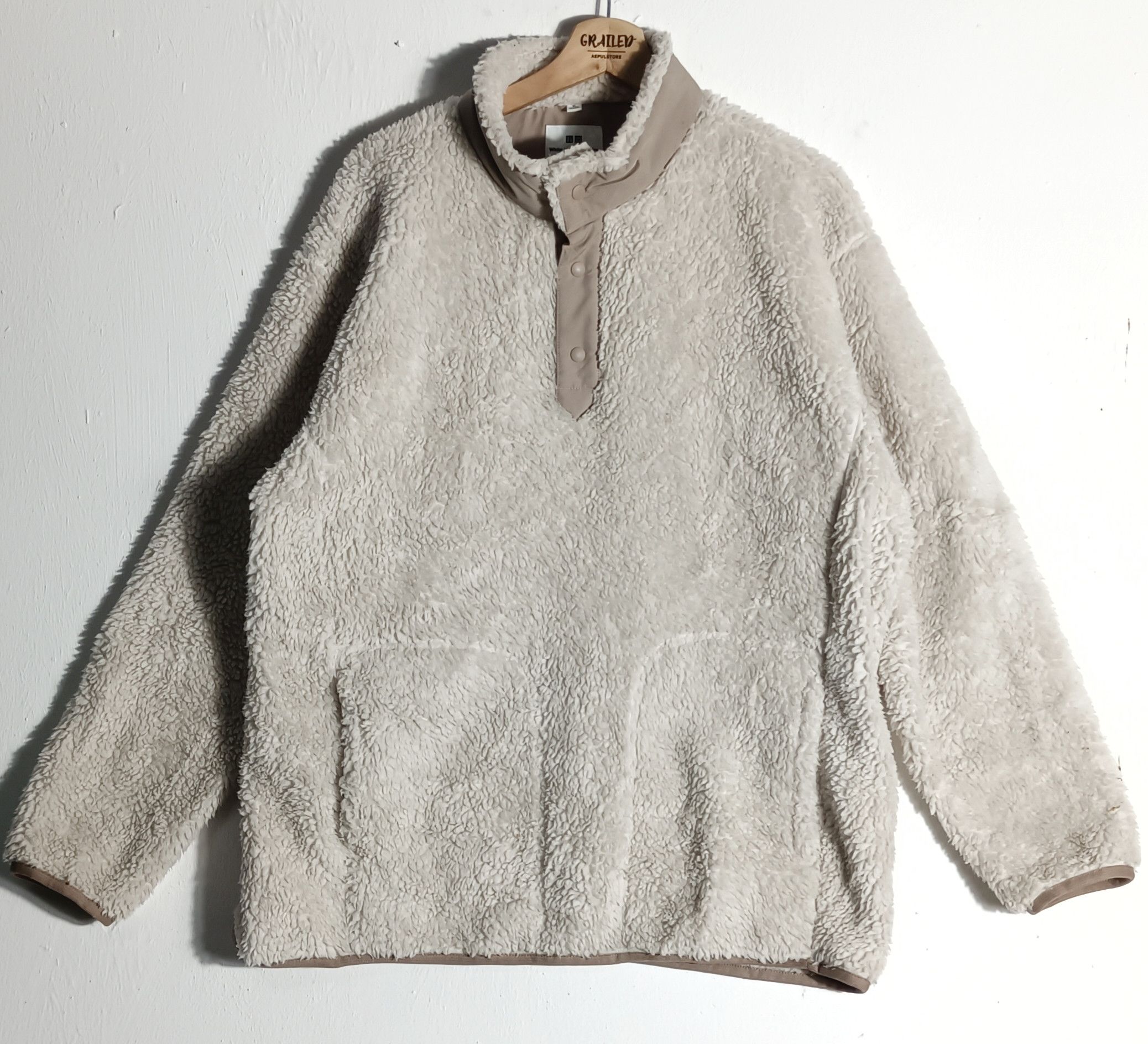 White Mountaineering White Mountaineering Uniqlo Sherpa Fleece White Sweatshirt Size US XL / EU 56 / 4 - 1 Thumbnail