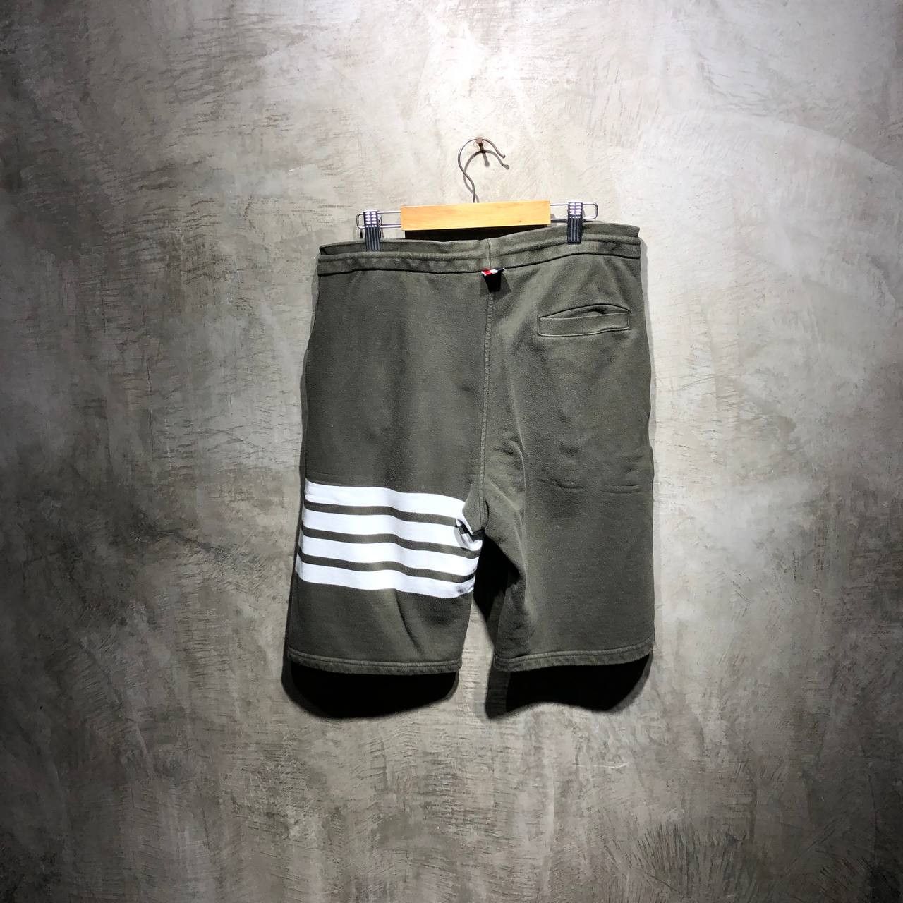 Thom Browne Thom Browne Classic Loopback 4 bar sweatshorts Size US 33 - 8 Thumbnail