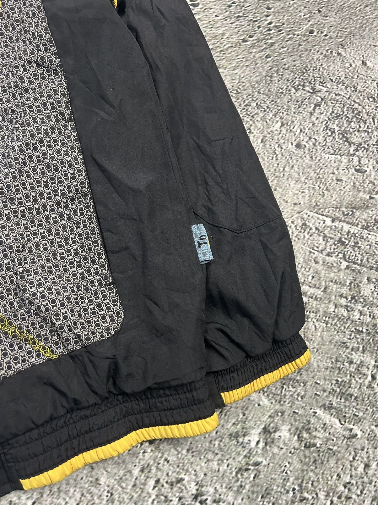 Nike × Vintage Nike TN track jacket nylon vintage drill Y2K black yellow Size US M / EU 48-50 / 2 - 5 Thumbnail