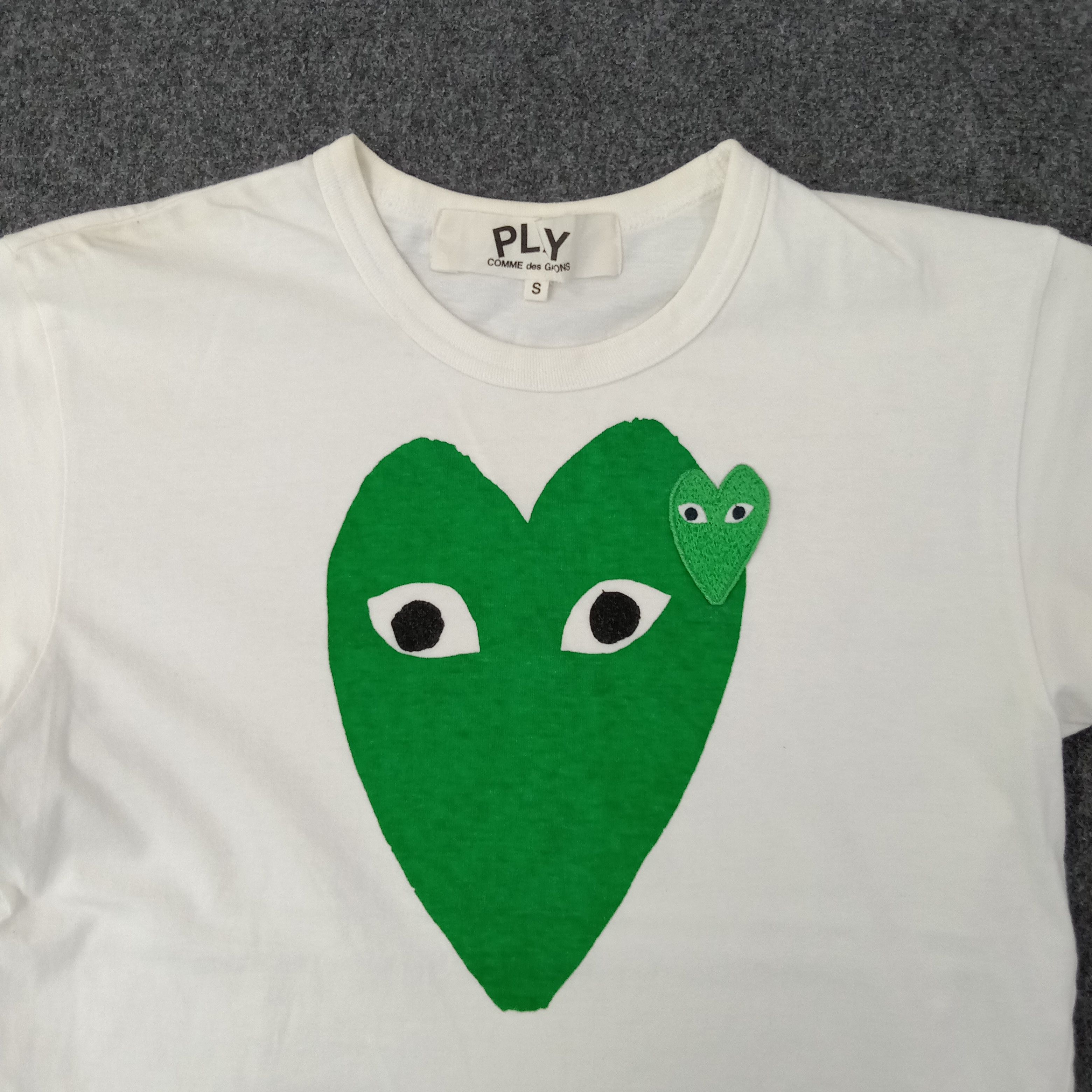 Comme des Garcons PLAY COMME des GARÇONS PLAY Japanese Brand Tshirt C239N31 Size US S / EU 44-46 / 1 - 2 Thumbnail